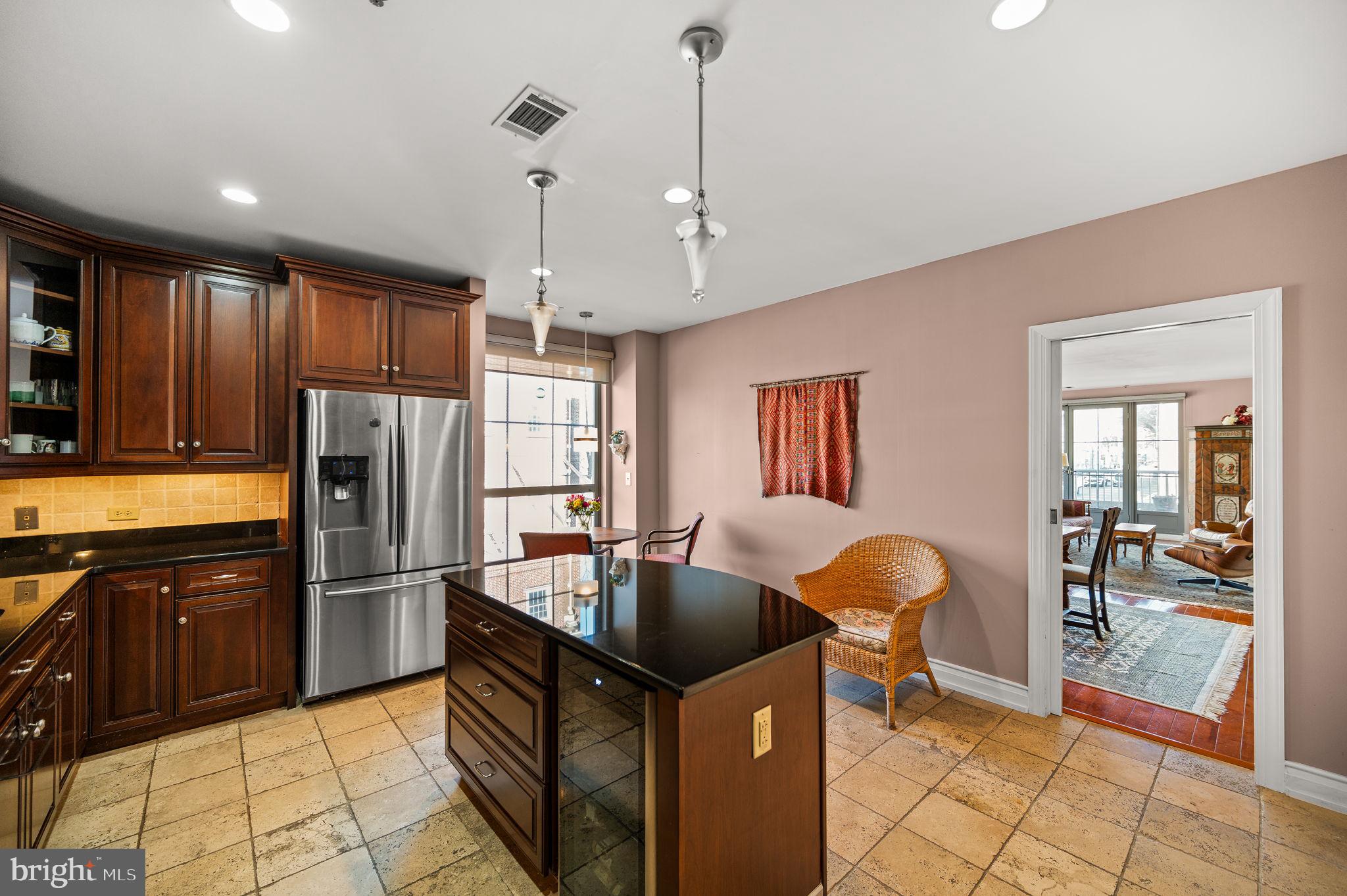 SOCIETY HILL - Residential