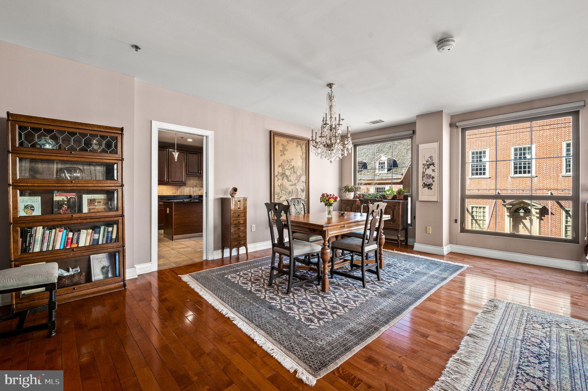 SOCIETY HILL - Residential