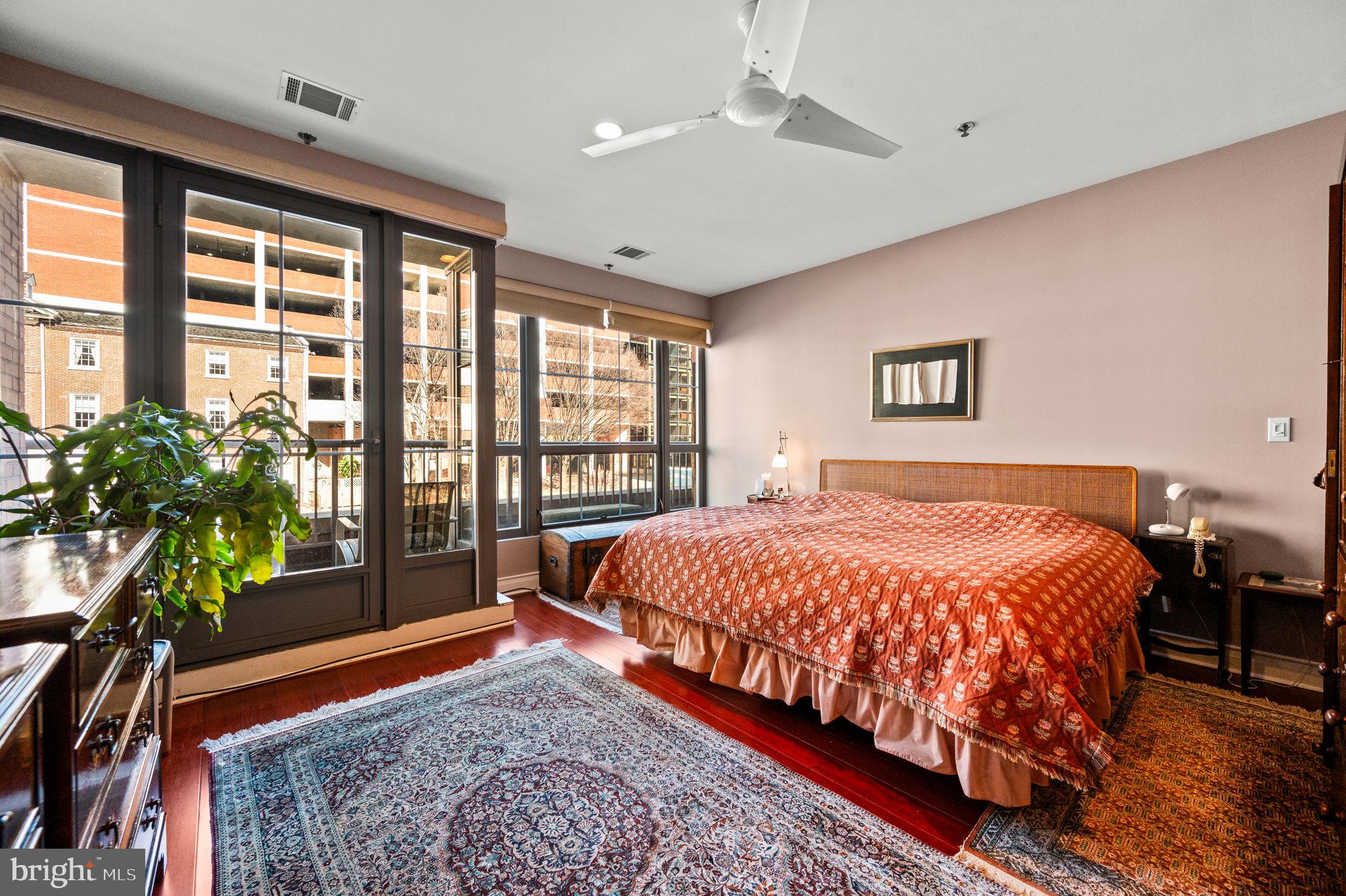 SOCIETY HILL - Residential