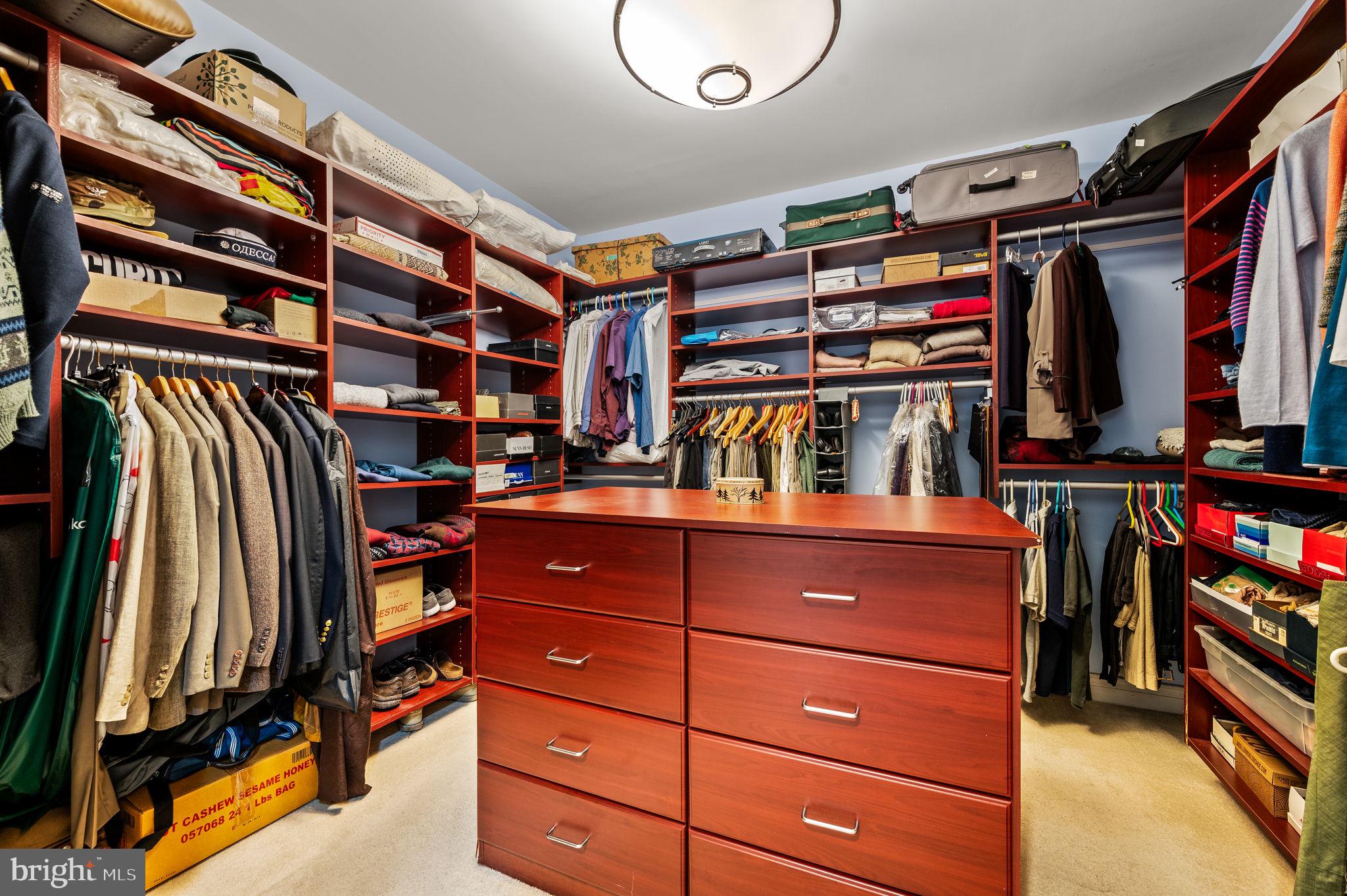 SOCIETY HILL - Residential