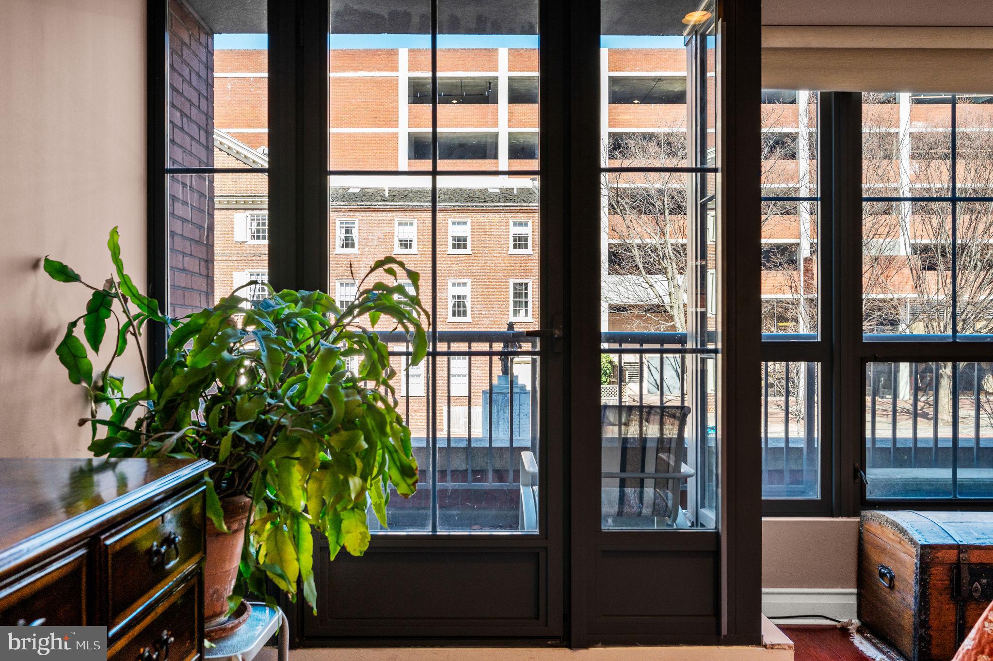 SOCIETY HILL - Residential