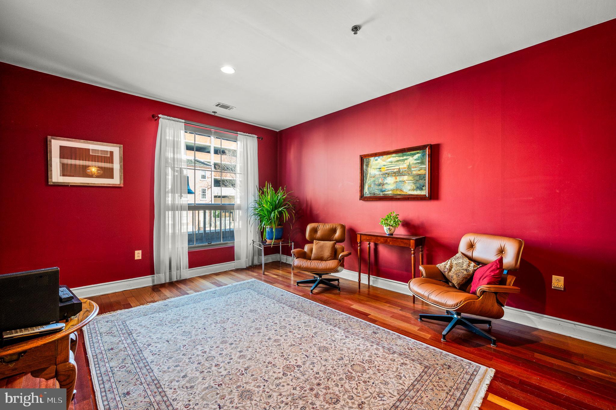 SOCIETY HILL - Residential