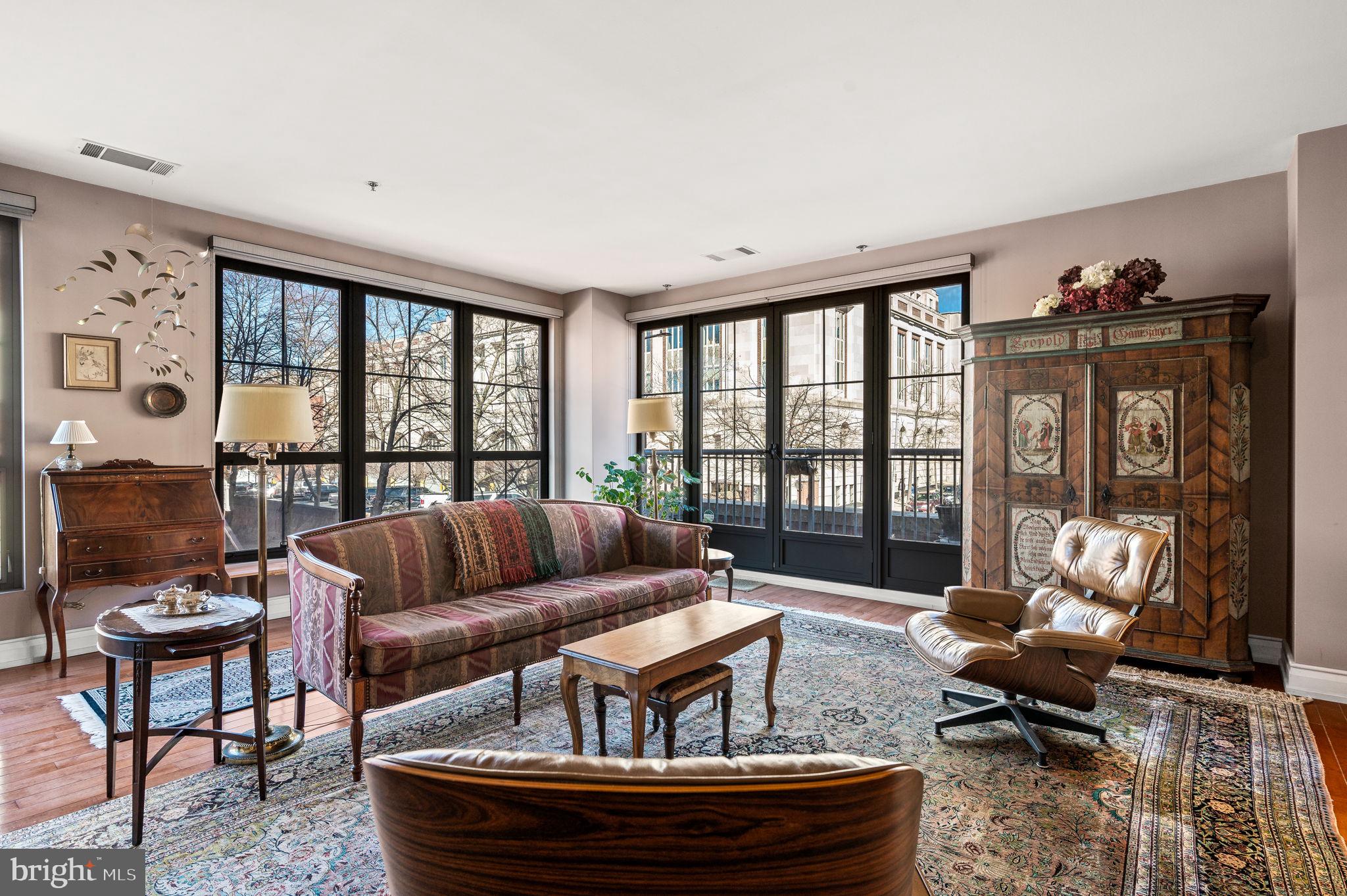 SOCIETY HILL - Residential