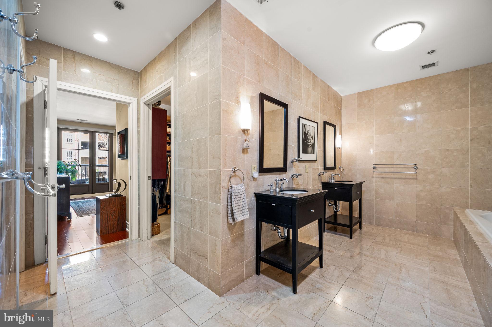 SOCIETY HILL - Residential