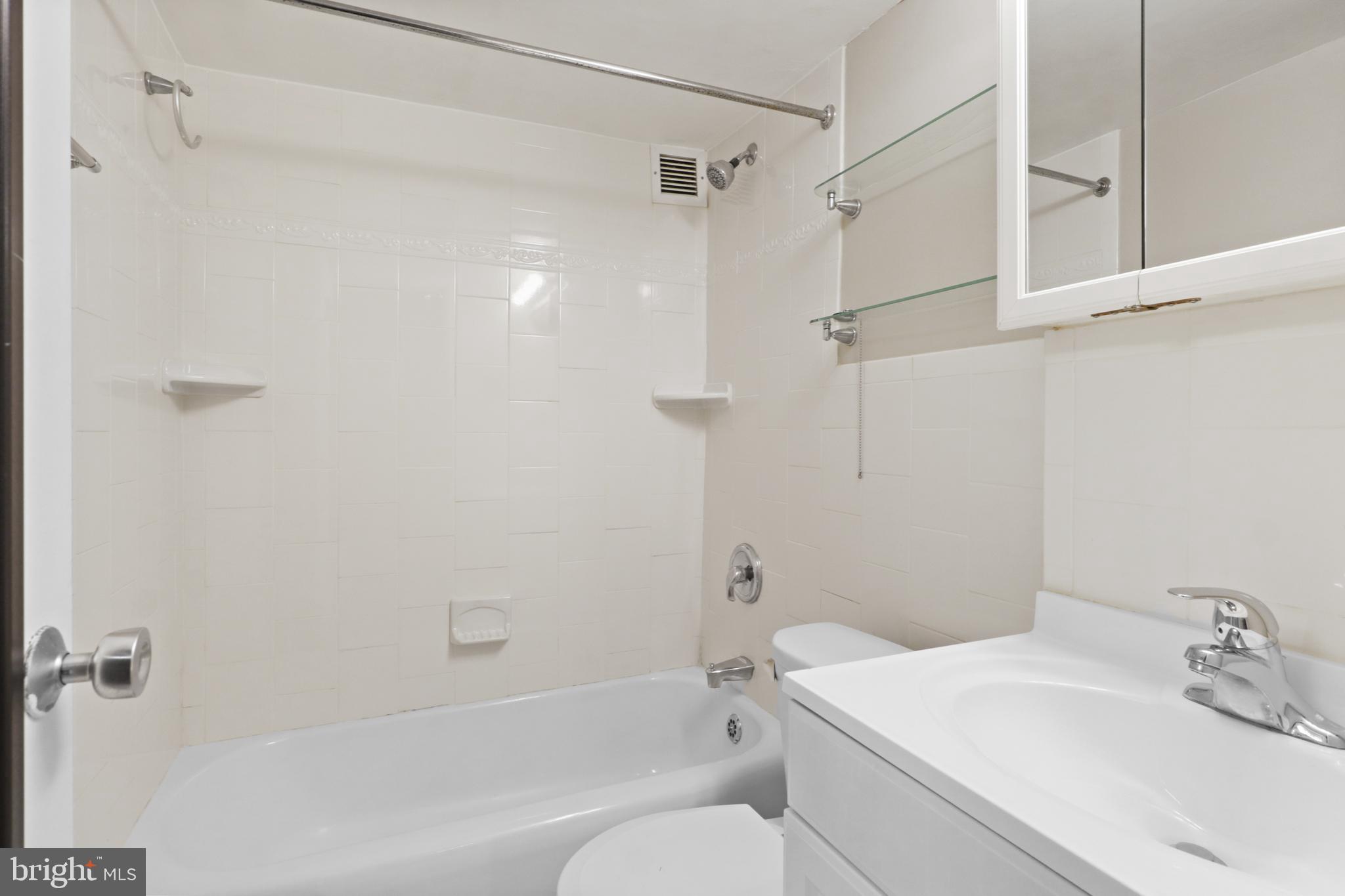 OLD TOWN NORTH - Residential Lease