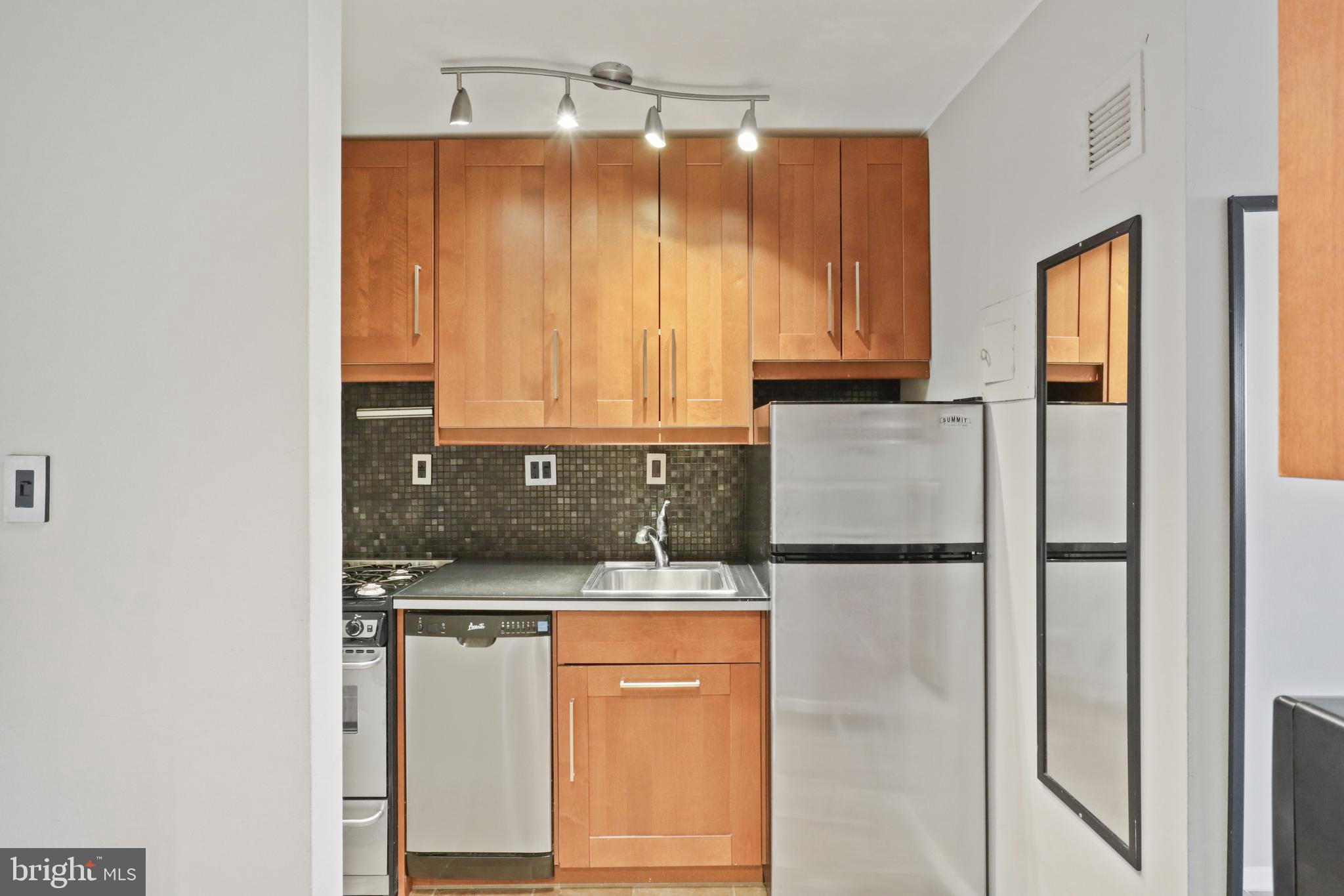 OLD TOWN NORTH - Residential Lease