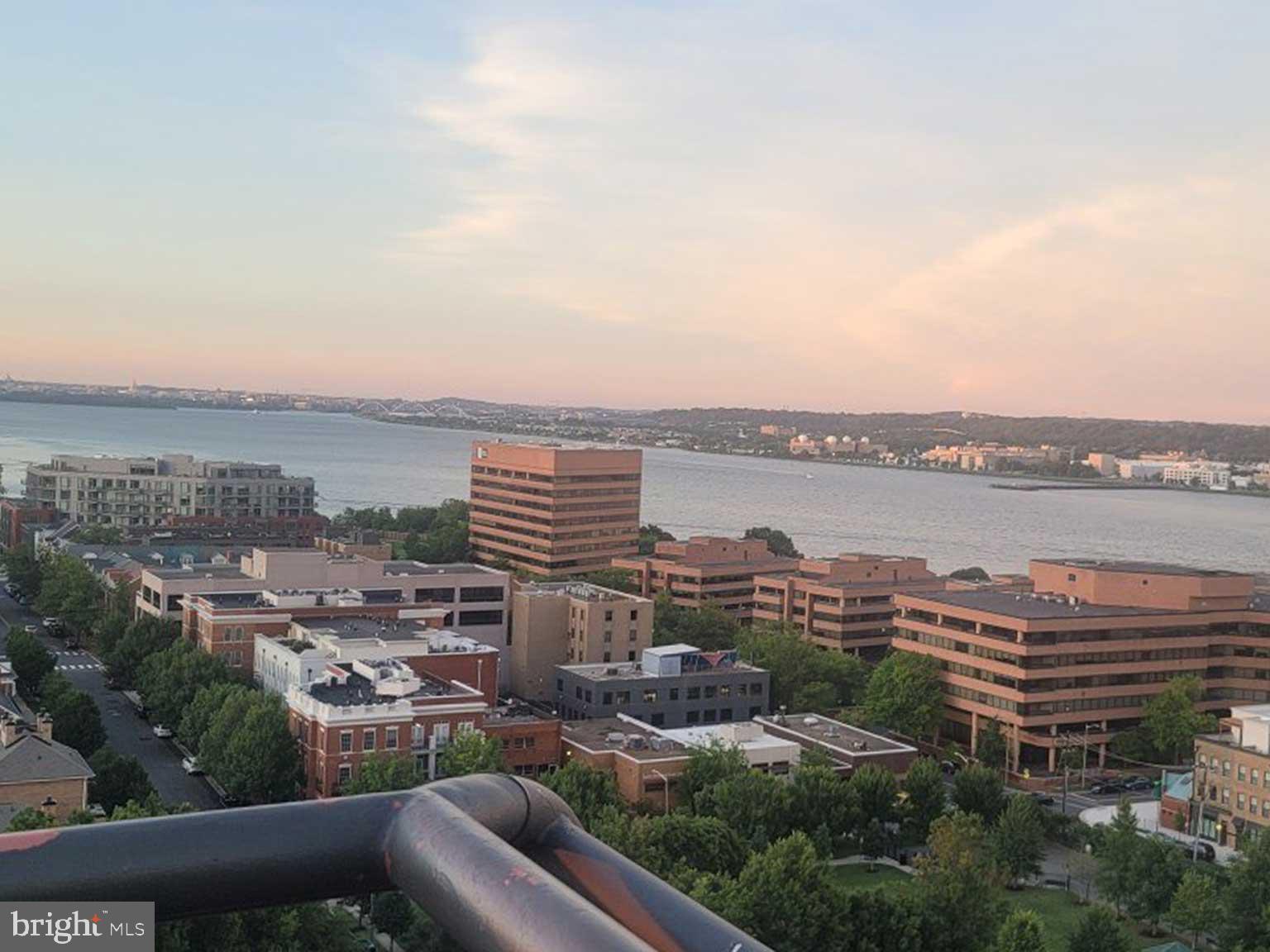 OLD TOWN NORTH - Residential Lease