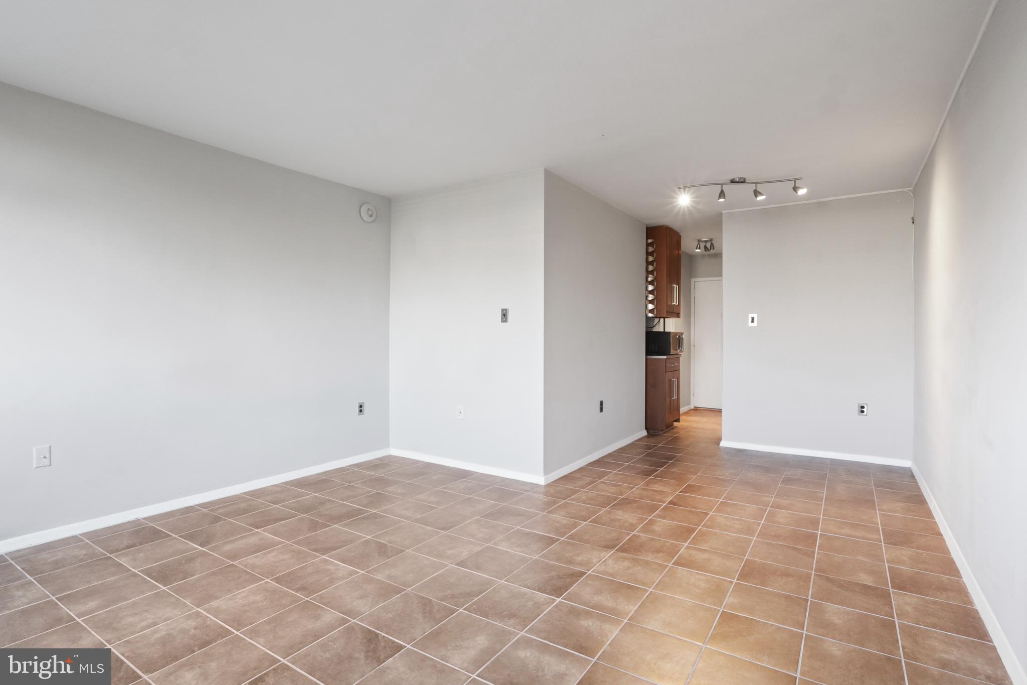 OLD TOWN NORTH - Residential Lease