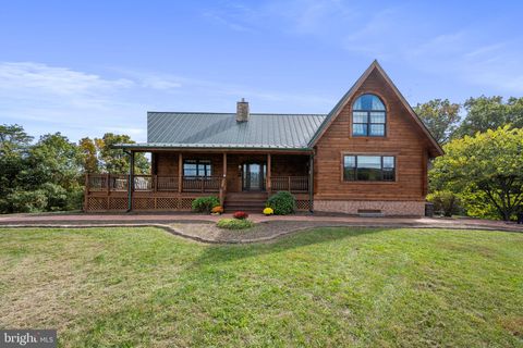 447 FABLE ROAD HEDGESVILLE WV 25427