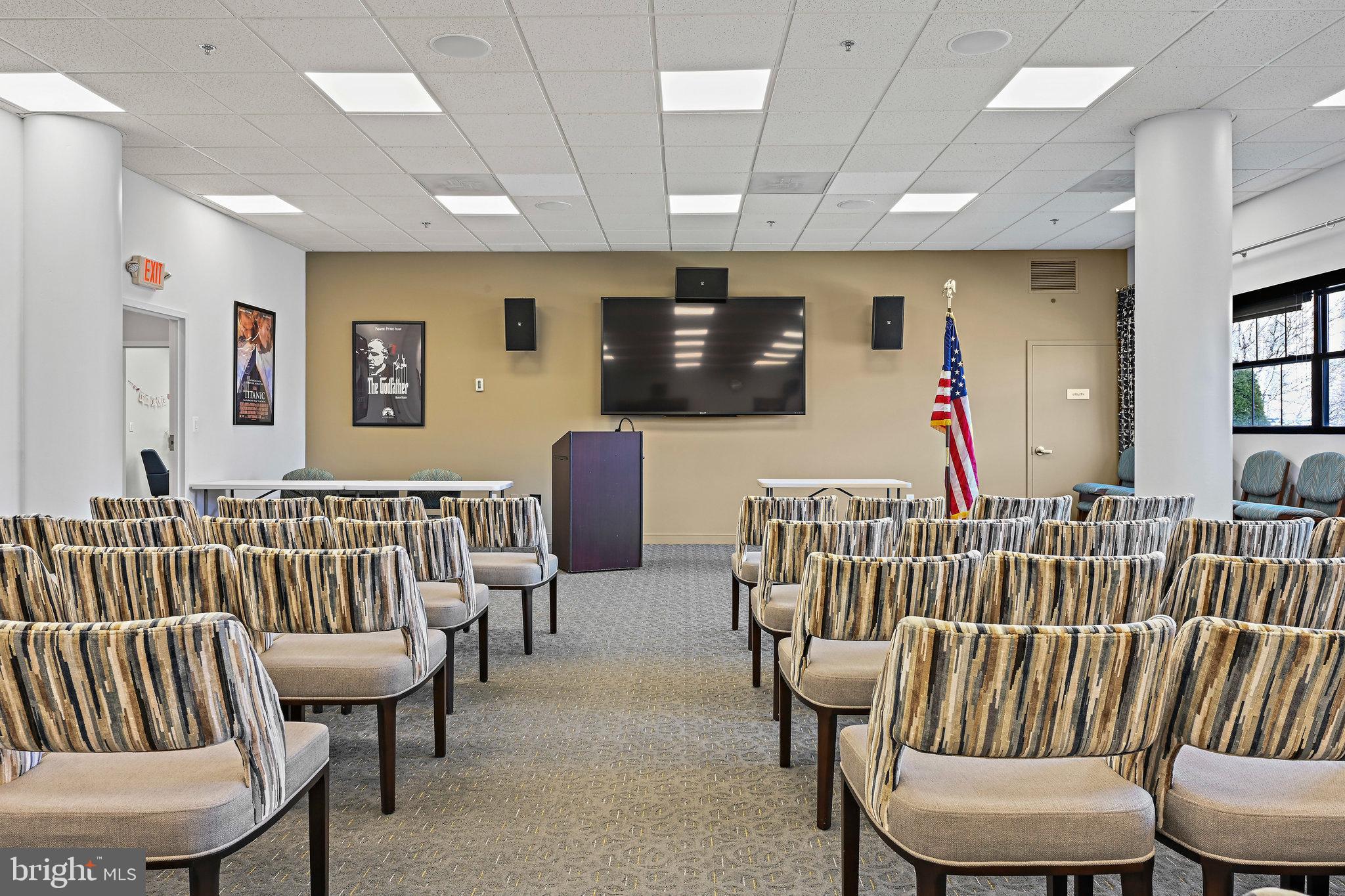 LANSDOWNE WOODS LEISURE WORLD - Residential