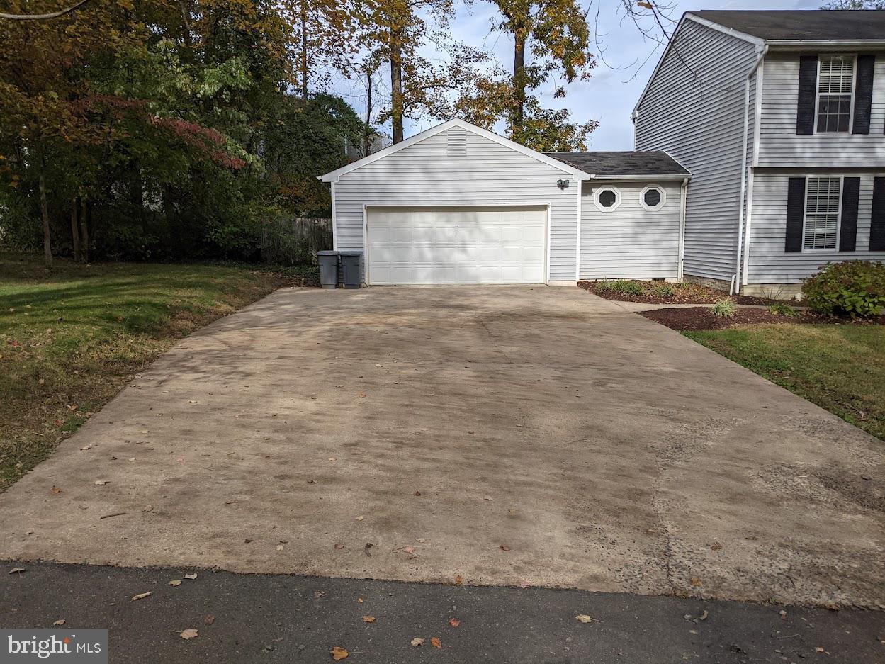 FAIRFAX ACRES - Residential Lease