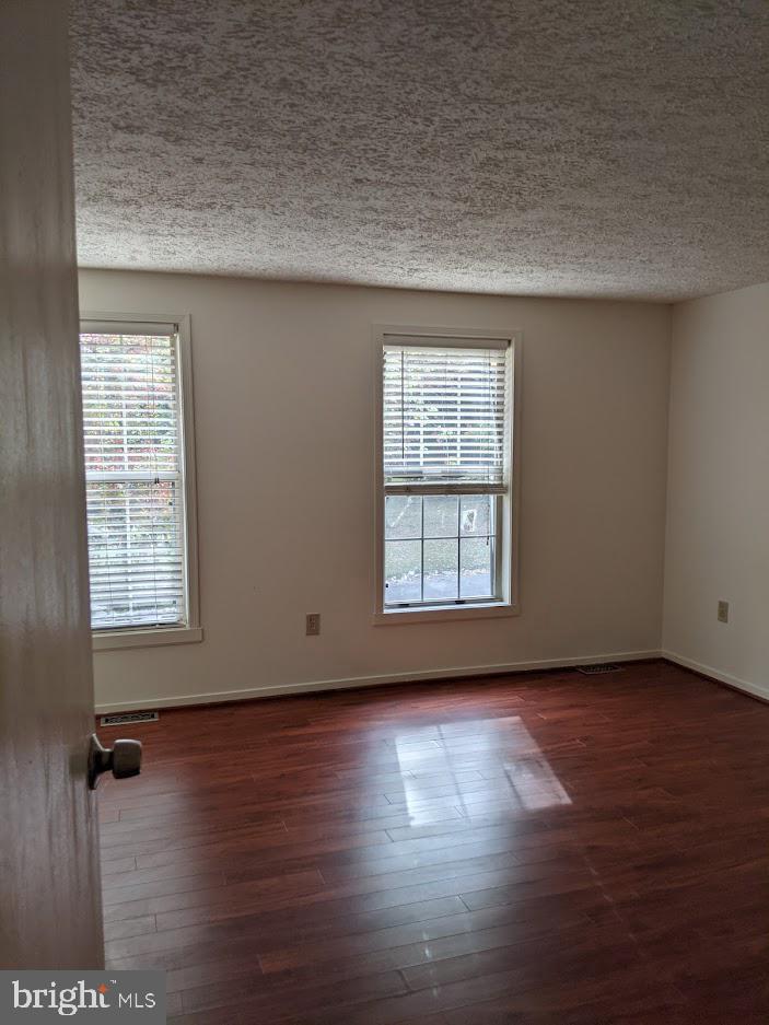 FAIRFAX ACRES - Residential Lease