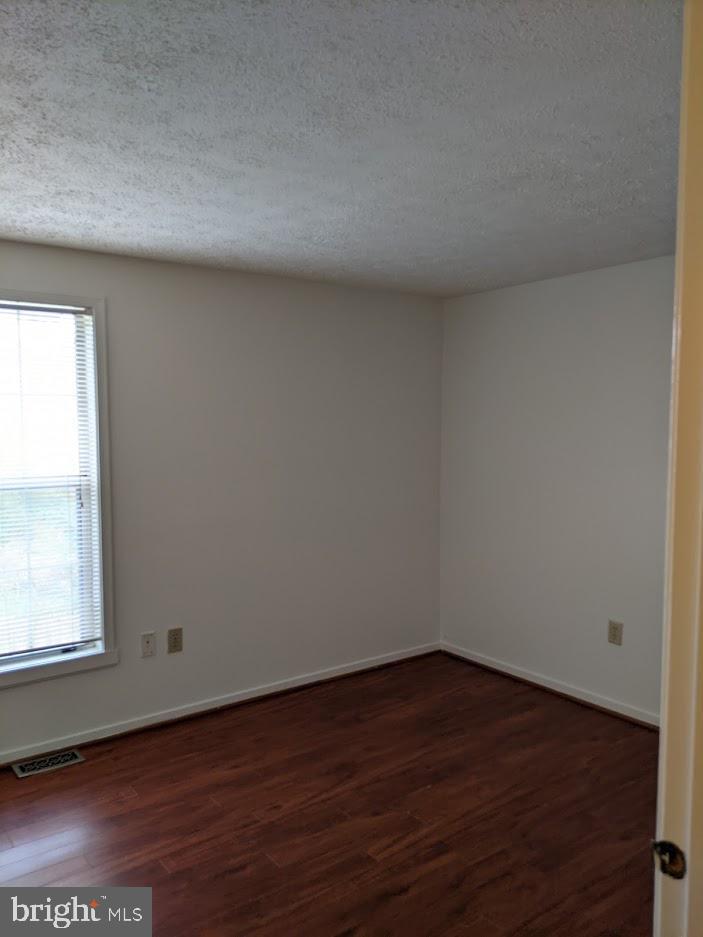 FAIRFAX ACRES - Residential Lease