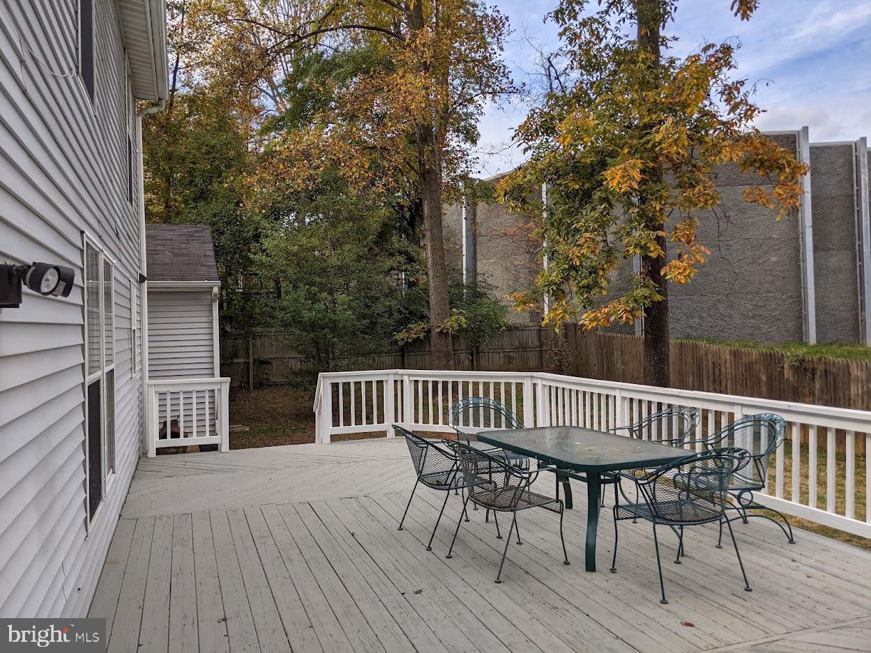 FAIRFAX ACRES - Residential Lease