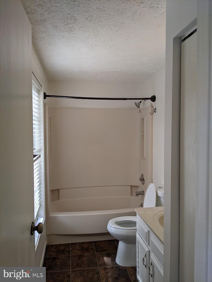 FAIRFAX ACRES - Residential Lease