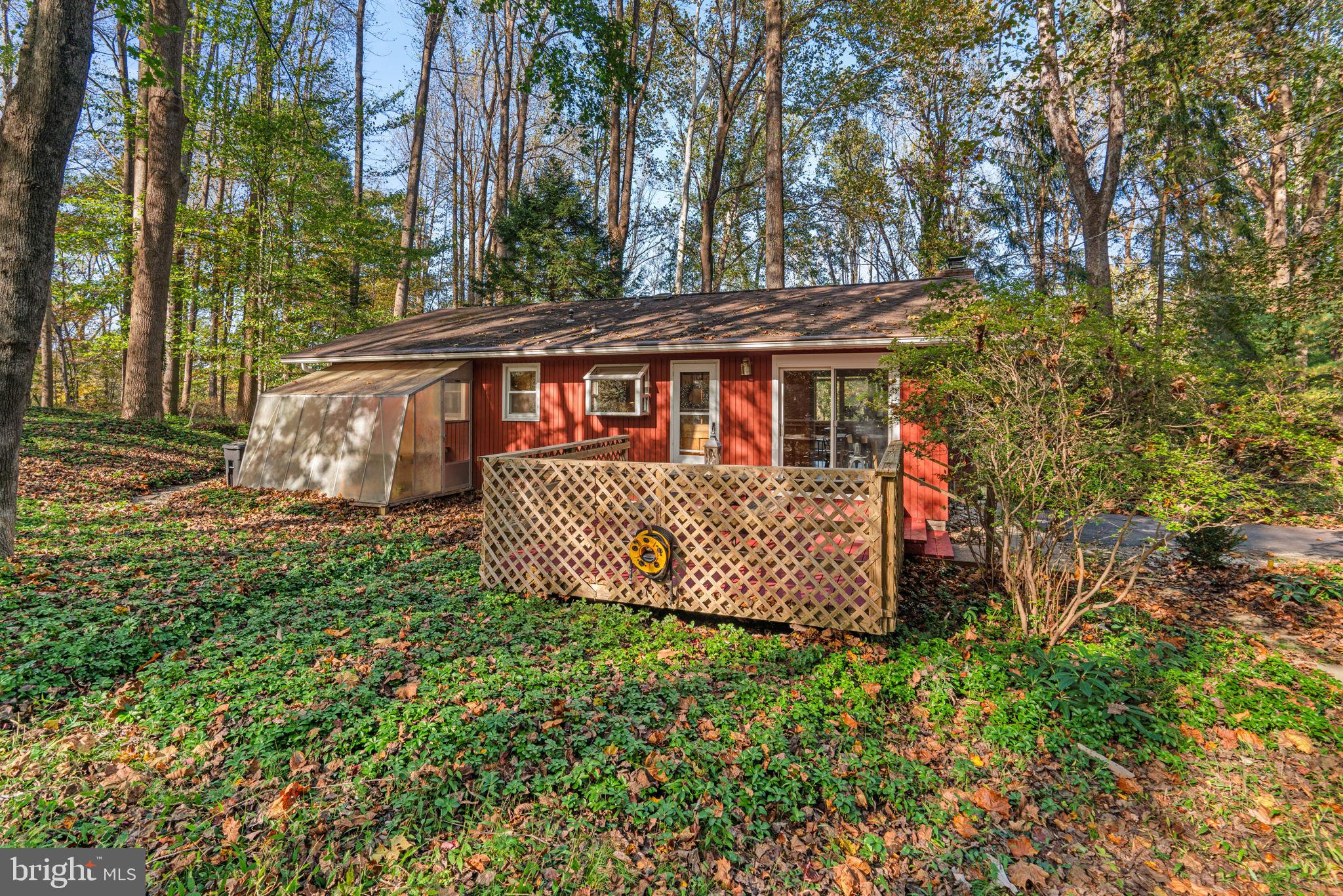 1502 GROOMS LANE