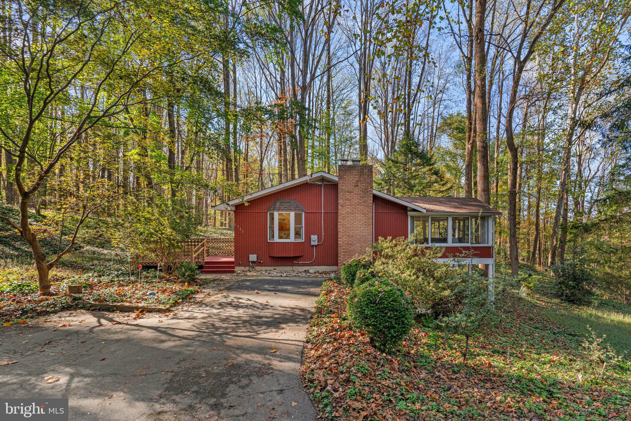 1502 GROOMS LANE