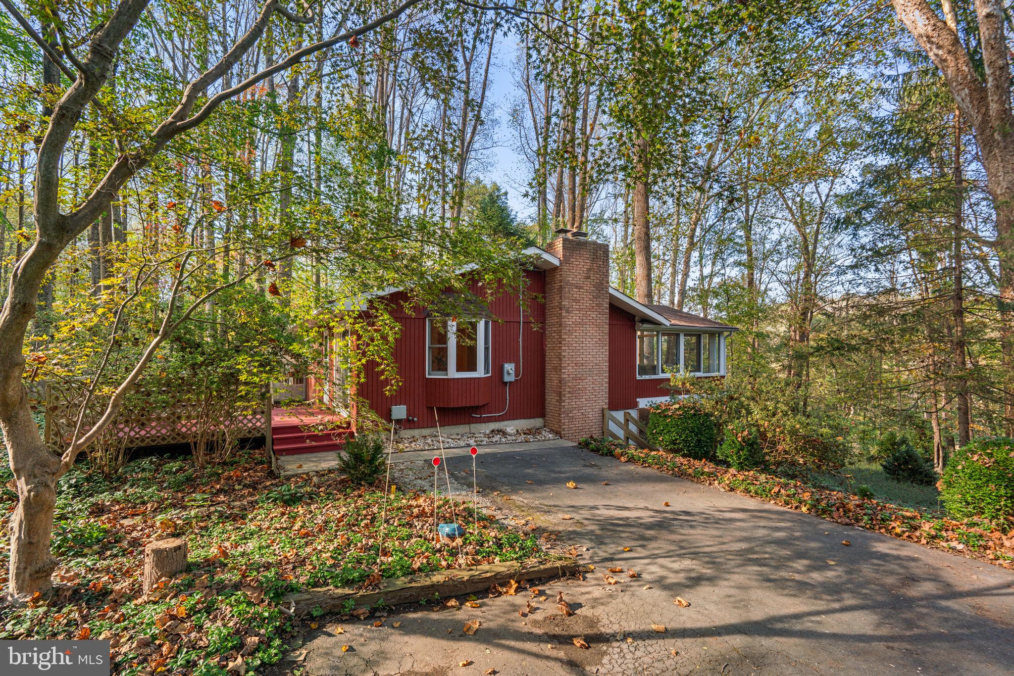 1502 GROOMS LANE