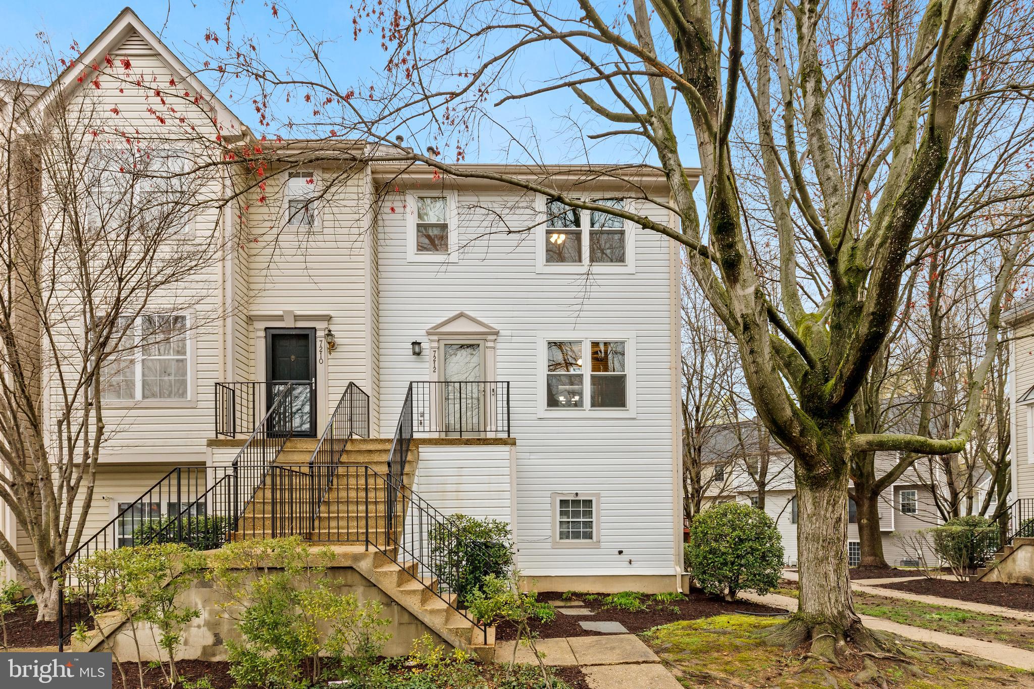 HILL OAKS CONDO PHASE 1- - Residential