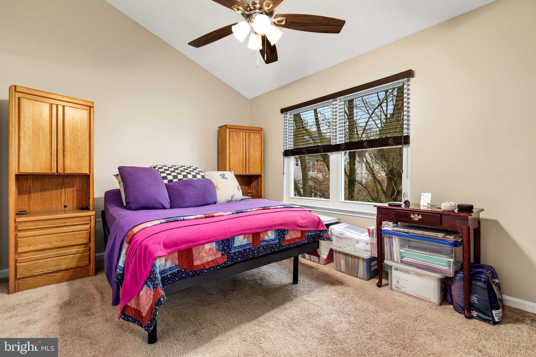 HILL OAKS CONDO PHASE 1- - Residential