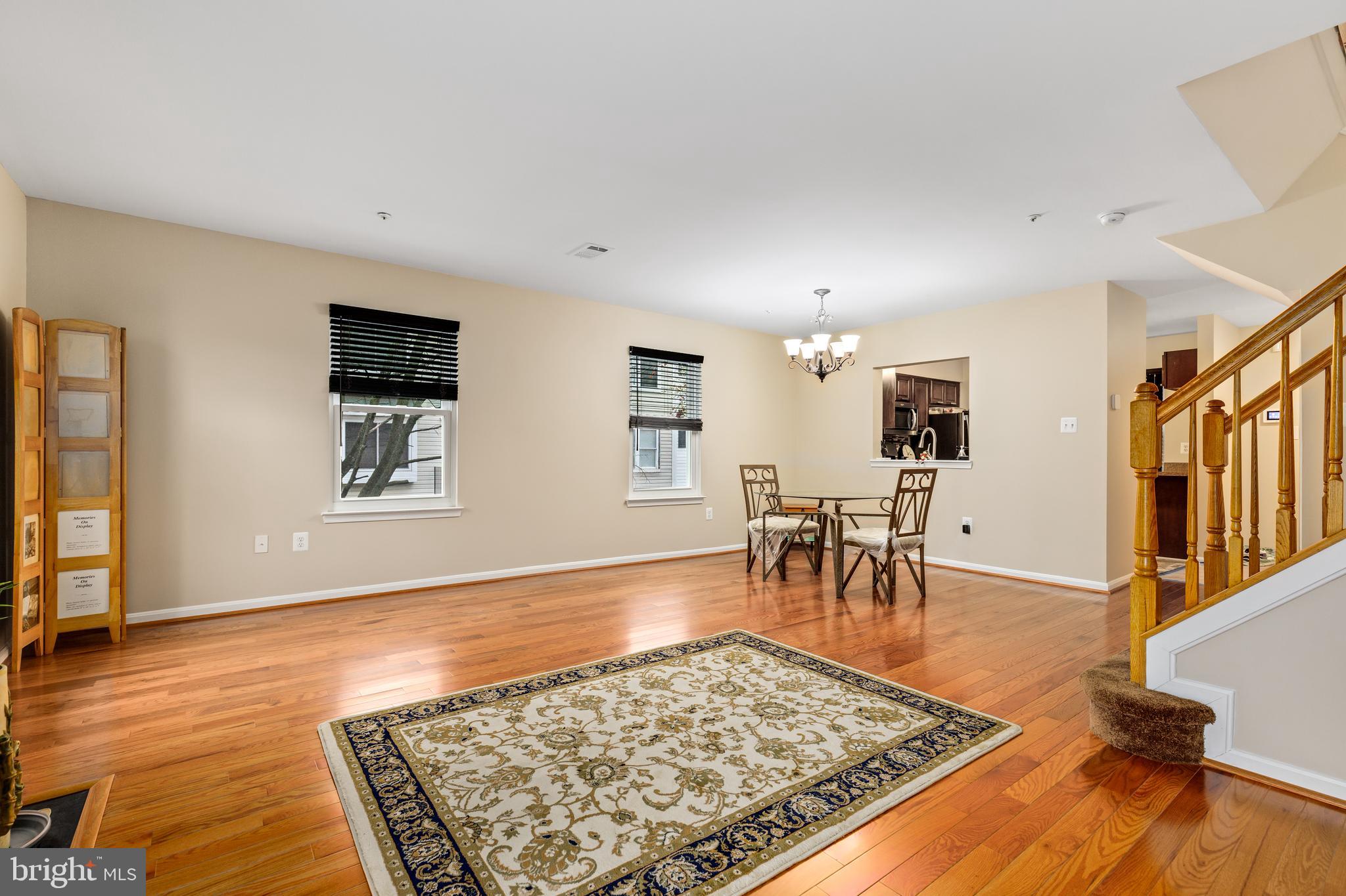 HILL OAKS CONDO PHASE 1- - Residential