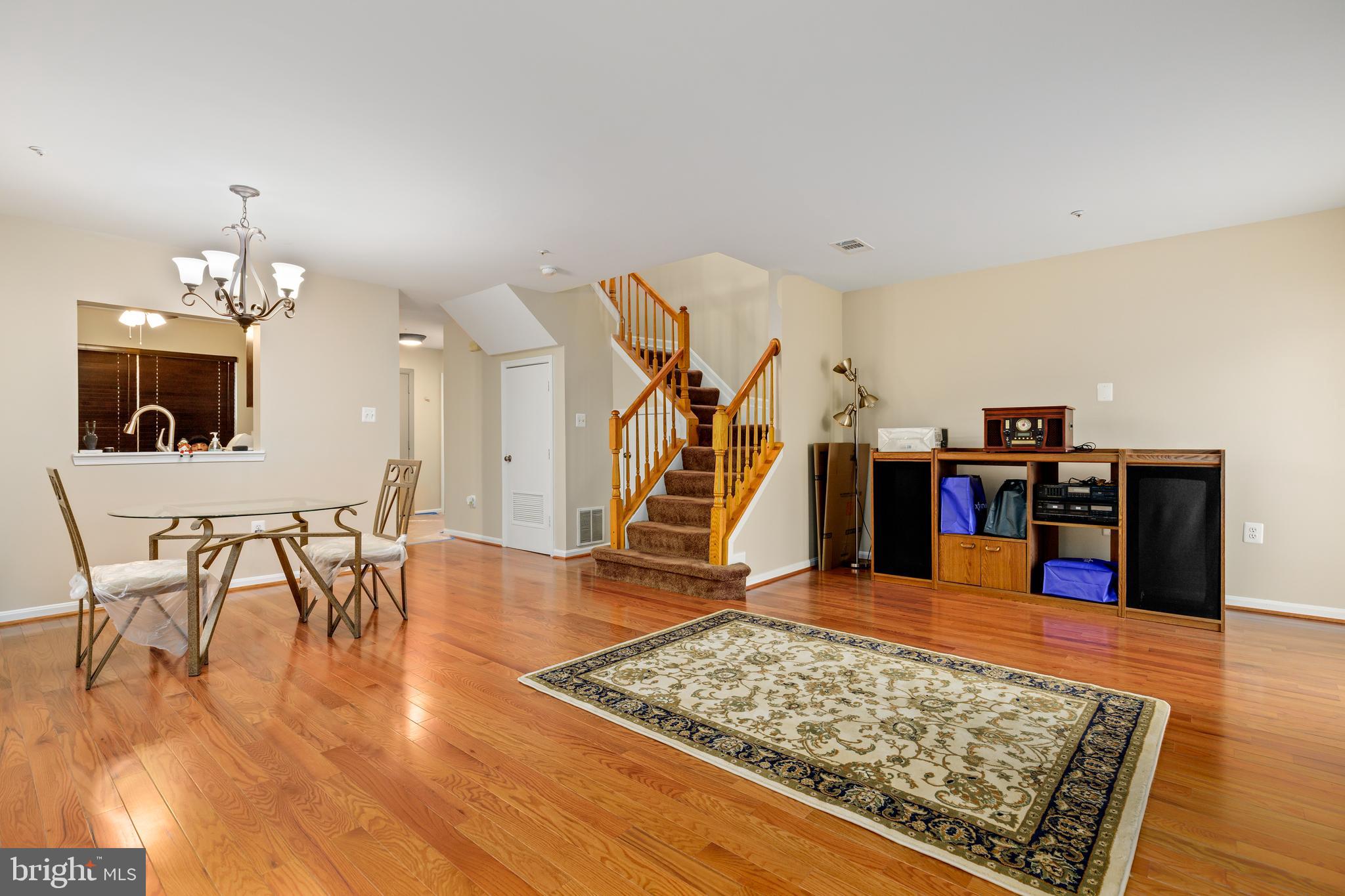 HILL OAKS CONDO PHASE 1- - Residential