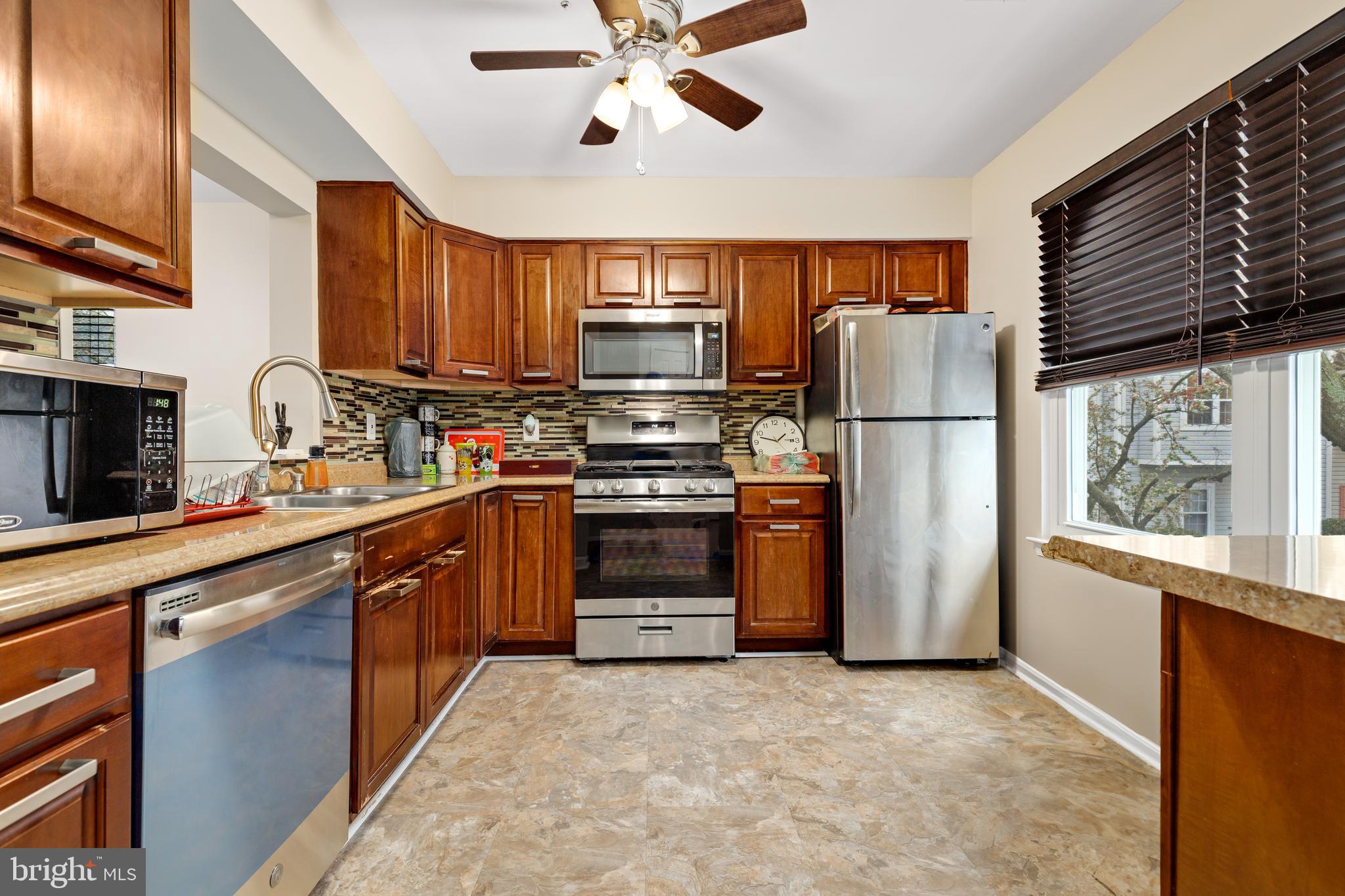 HILL OAKS CONDO PHASE 1- - Residential