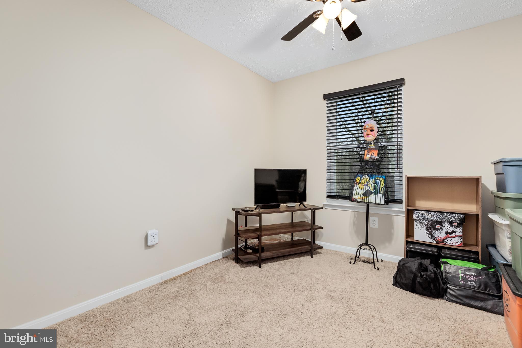 HILL OAKS CONDO PHASE 1- - Residential