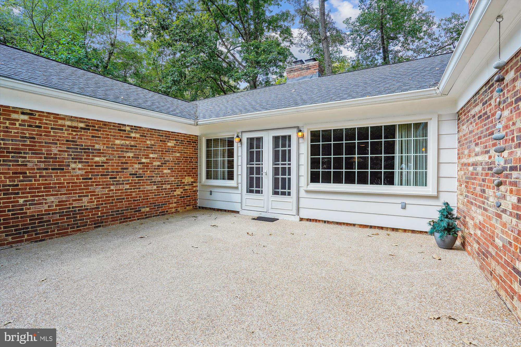 RESTON - Residential