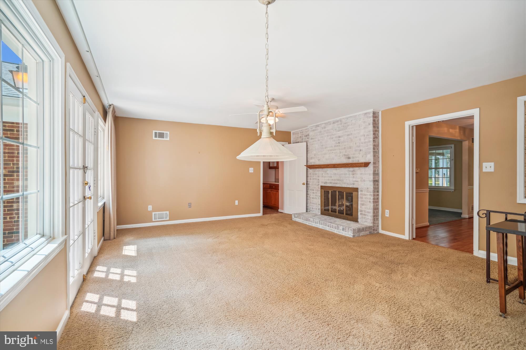 RESTON - Residential