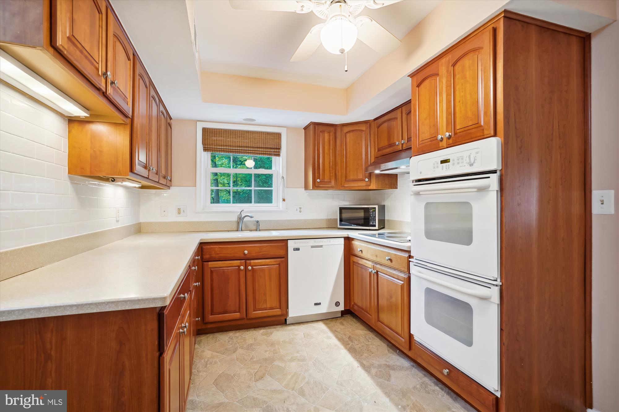 RESTON - Residential