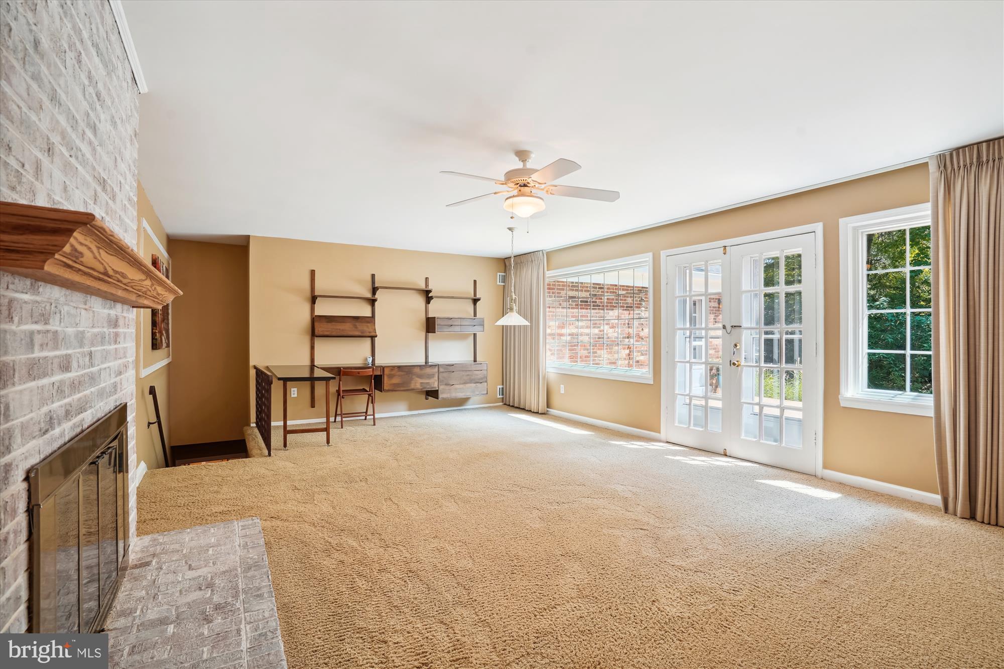 RESTON - Residential