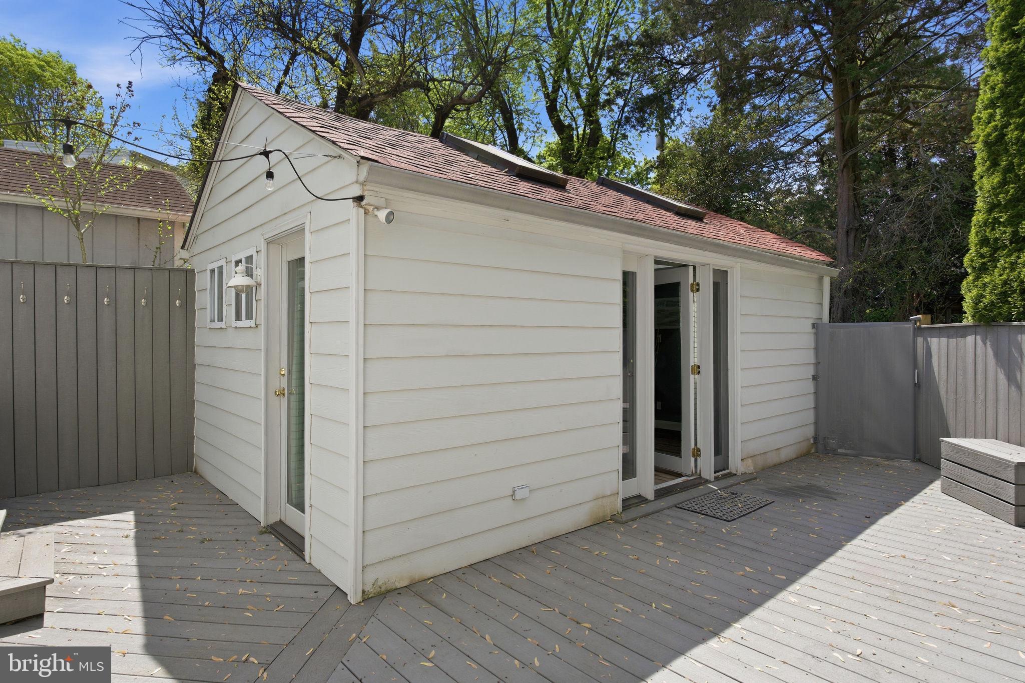 LAKE WALKER - Residential