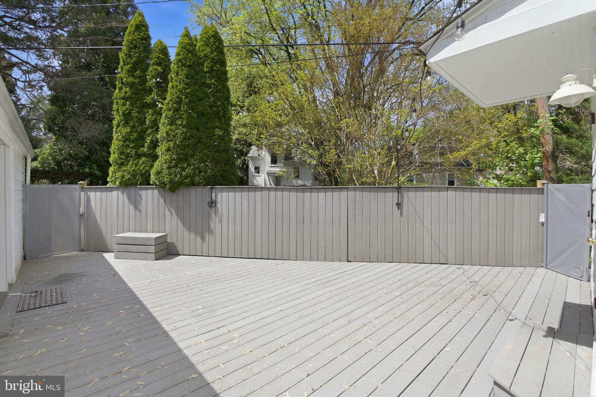 LAKE WALKER - Residential