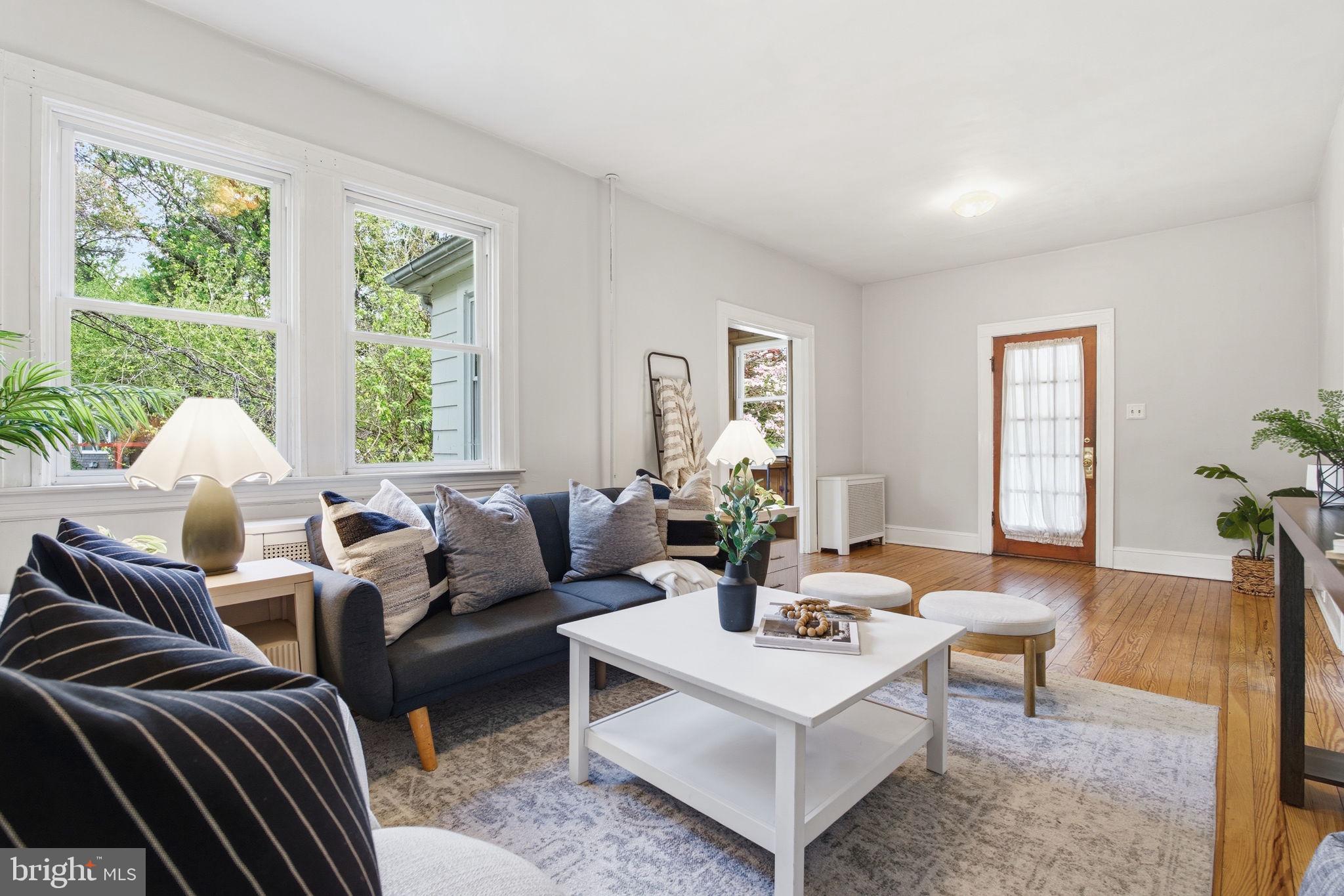 LAKE WALKER - Residential