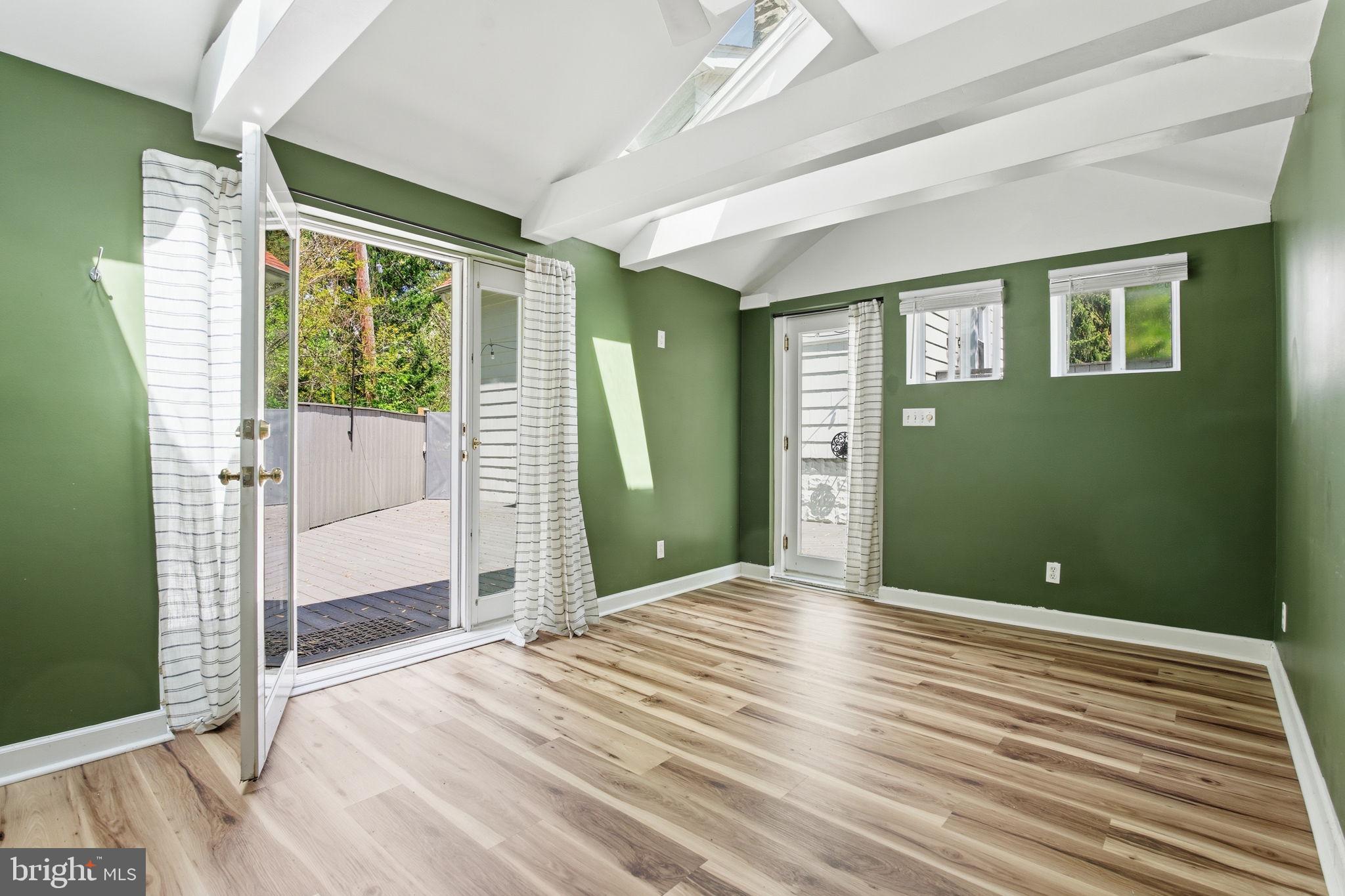 LAKE WALKER - Residential