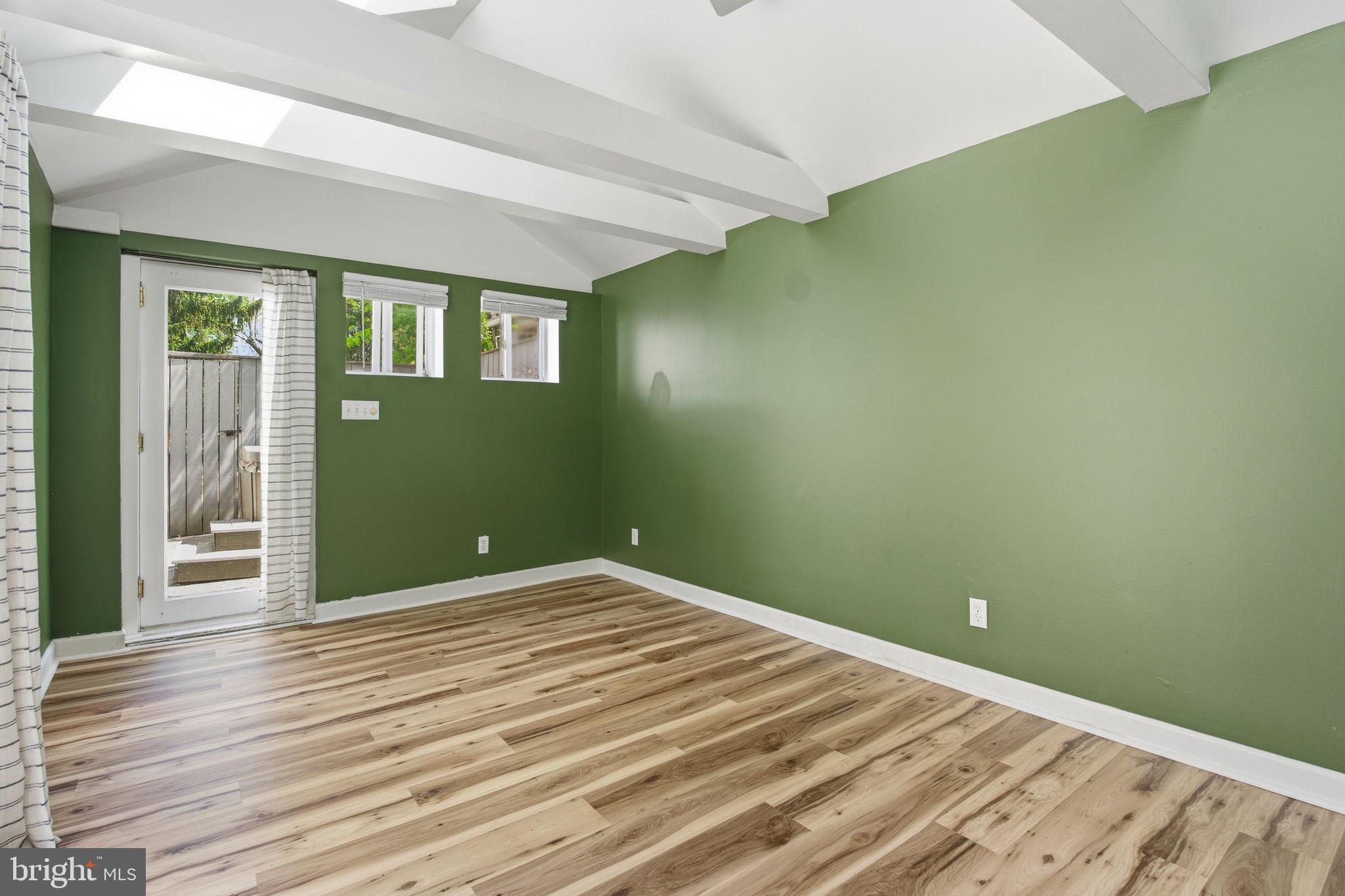 LAKE WALKER - Residential