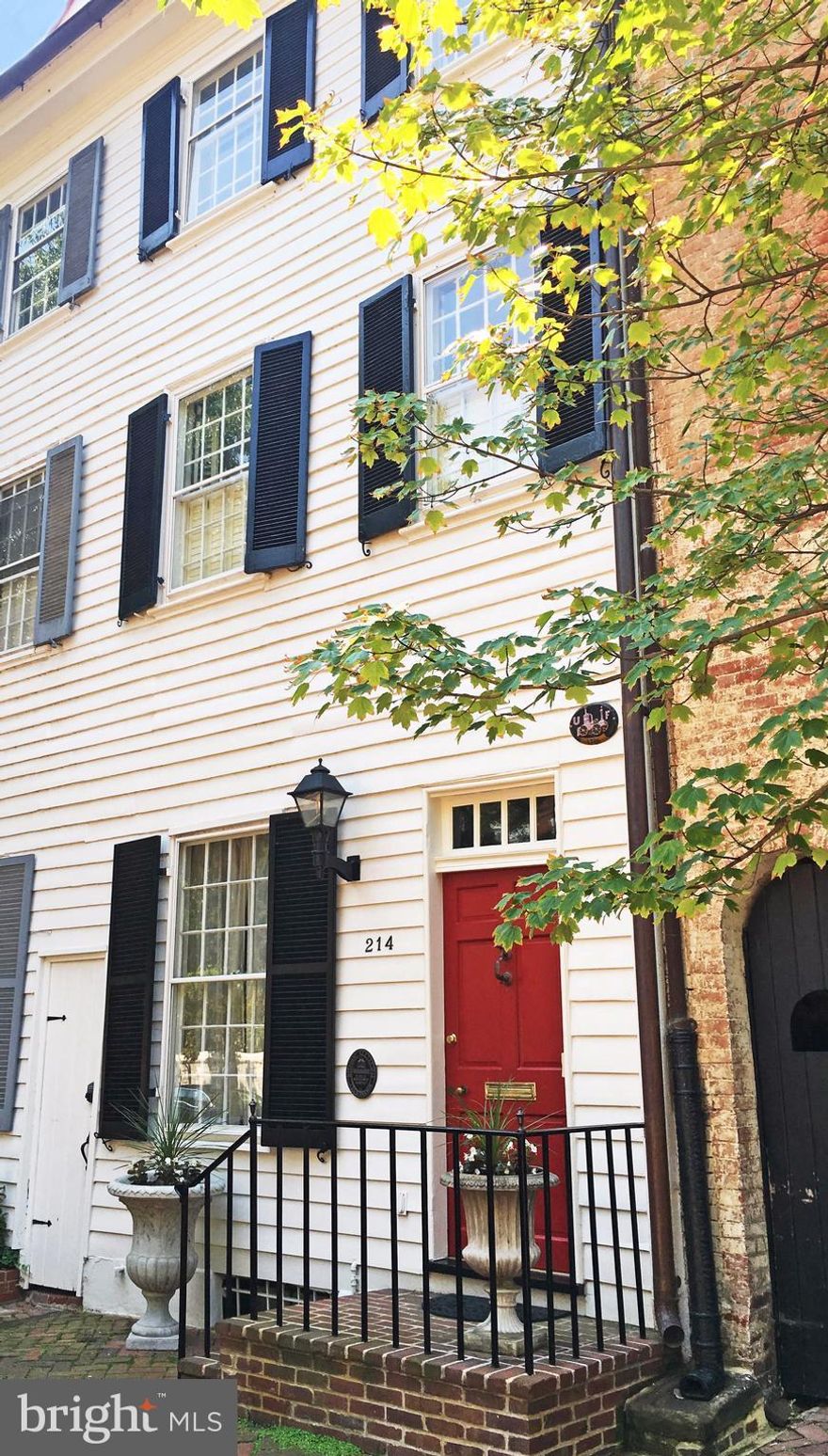 Extraordinarily renovated/expanded, big, bright "Gentry Row" Old Town home, circa 1786, is now filled with surprises: Gracious formal rooms, inviting BRs, spectacular new kitchen & creative, finished LL & top floor spaces. Skylights, French doors, large windows, detailed woodwork & fireplaces. Updated throughout! Sparkling Endless pool, flagstone patio & large canopied deck.