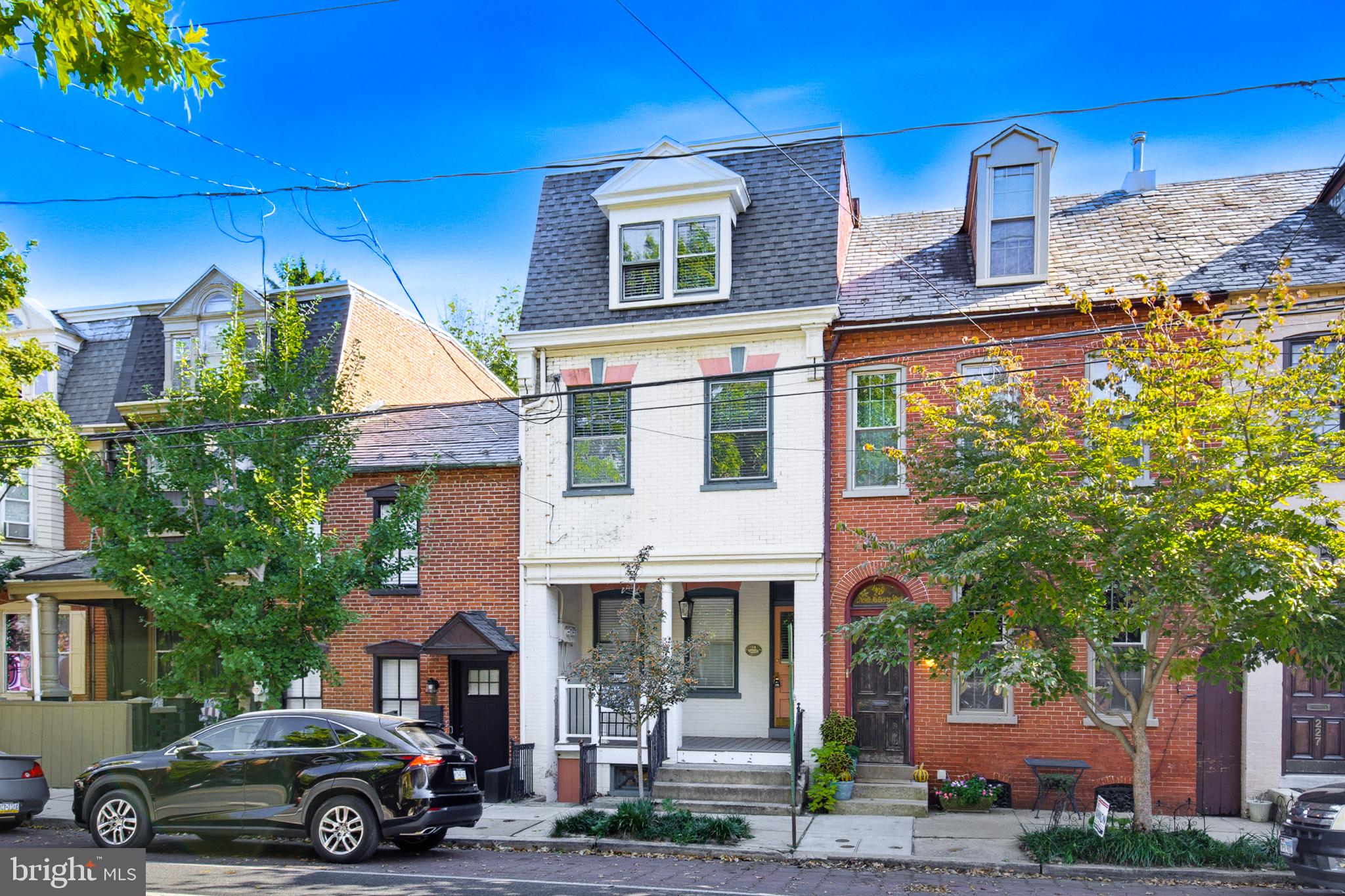 231 N MULBERRY STREET