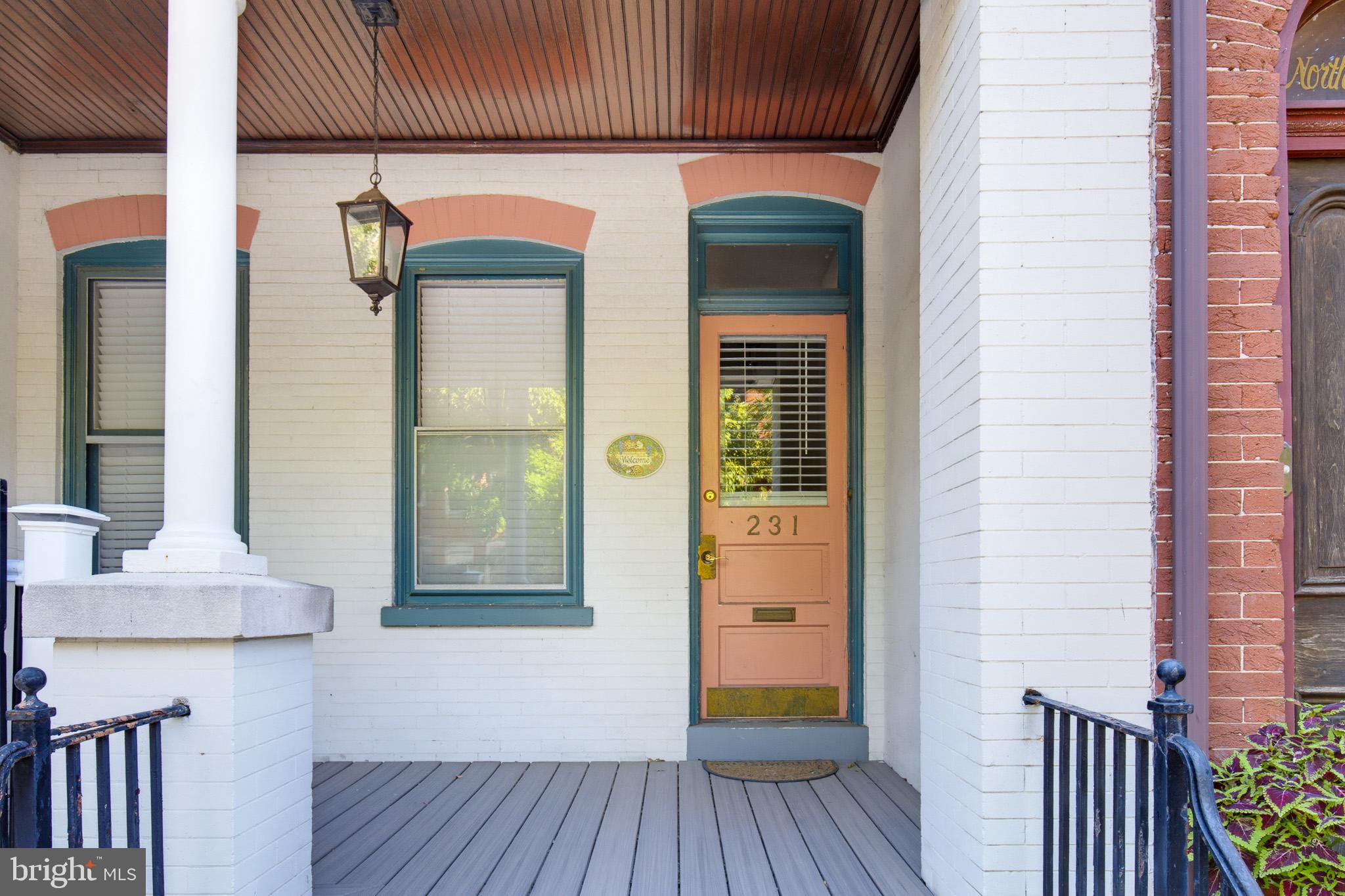 231 N MULBERRY STREET