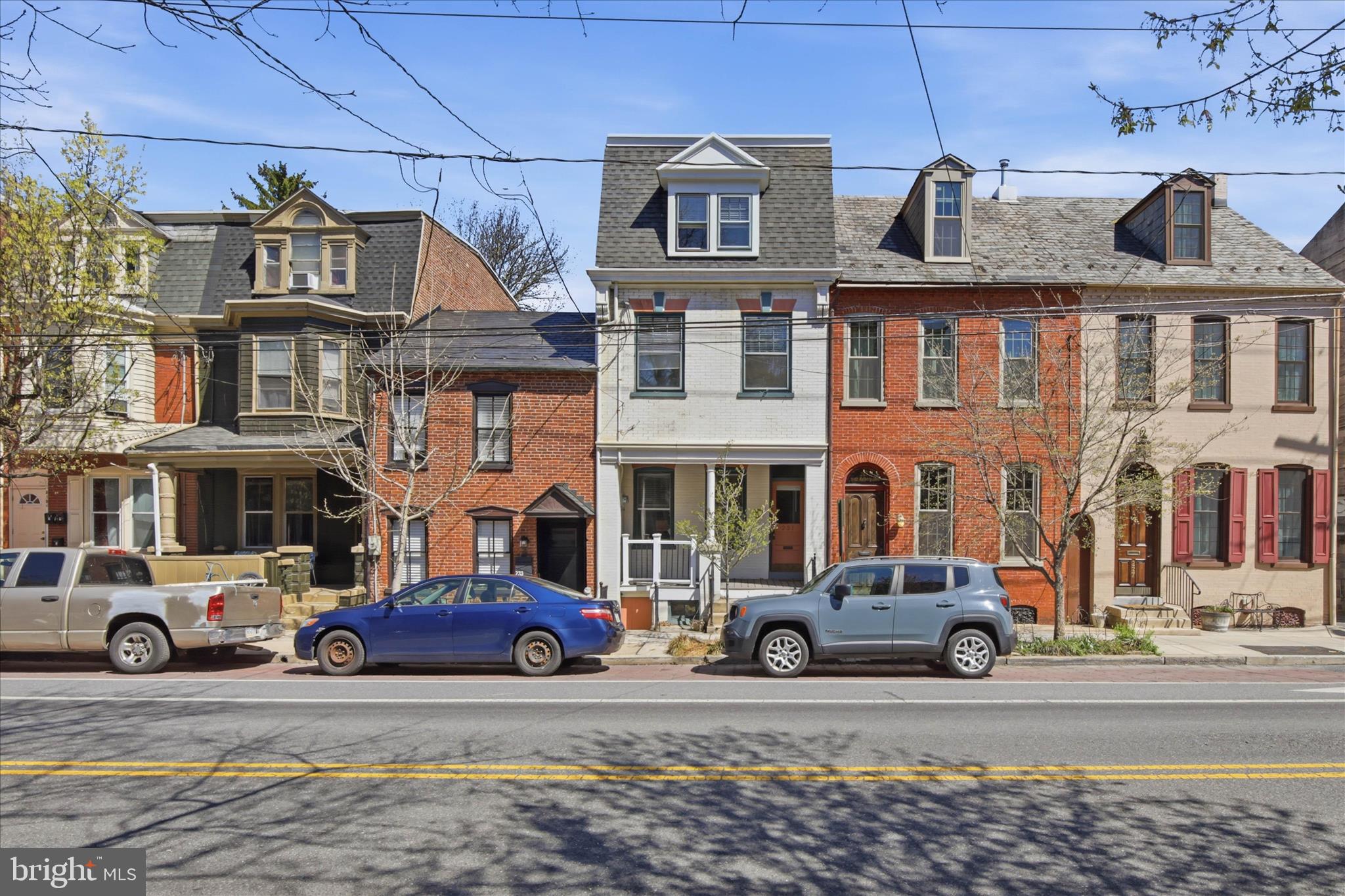 231 N MULBERRY STREET