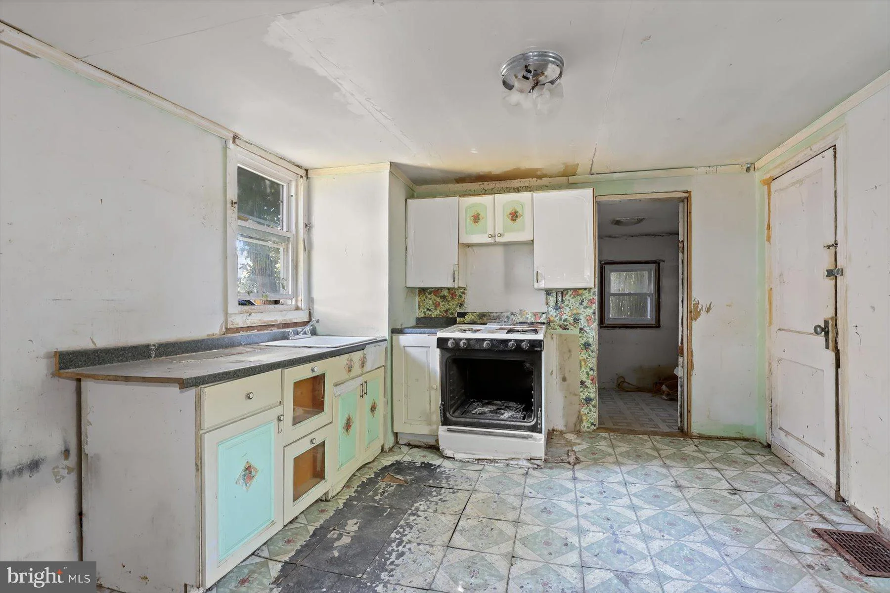 105 Baltimore Avenue, Halethorpe, MD 21227