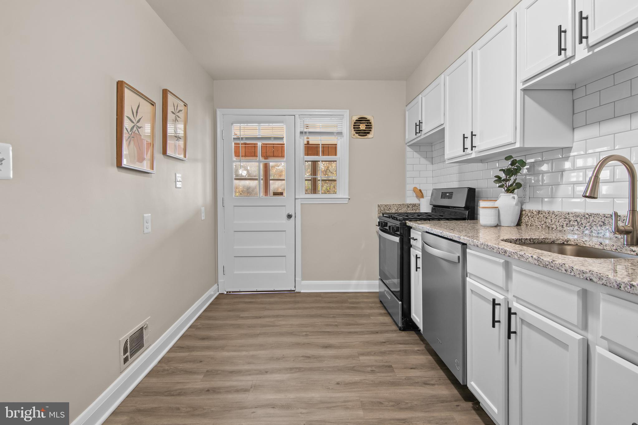 CEDARCROFT HISTORIC DISTRICT - Residential Lease