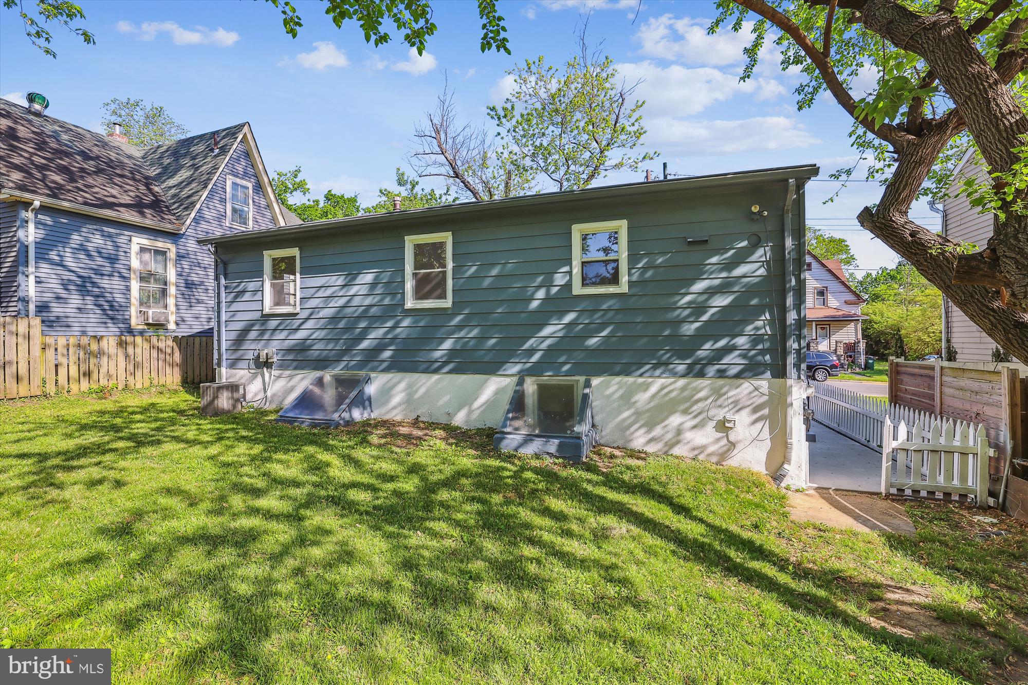 BRENTWOOD - Residential