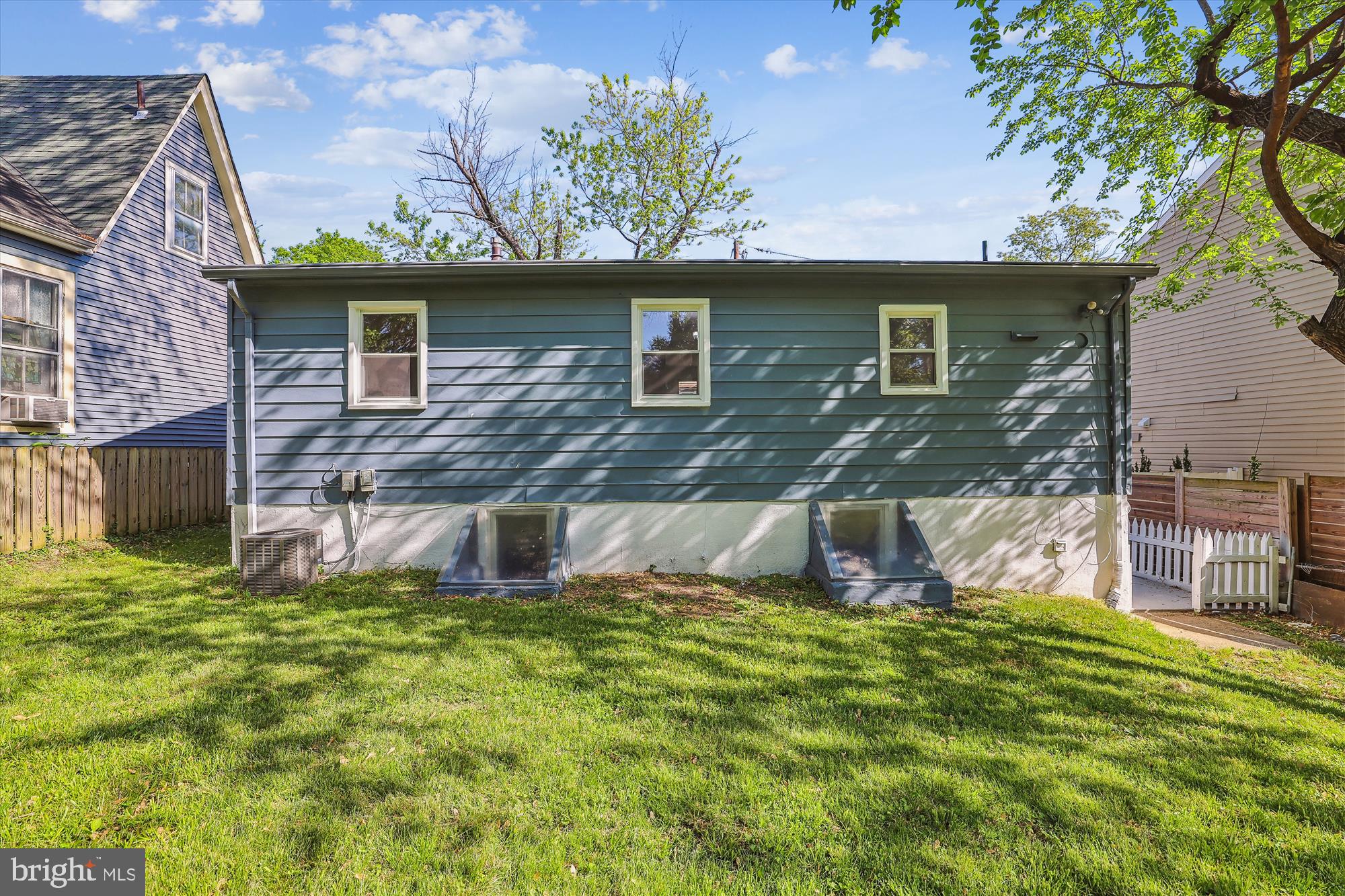 BRENTWOOD - Residential