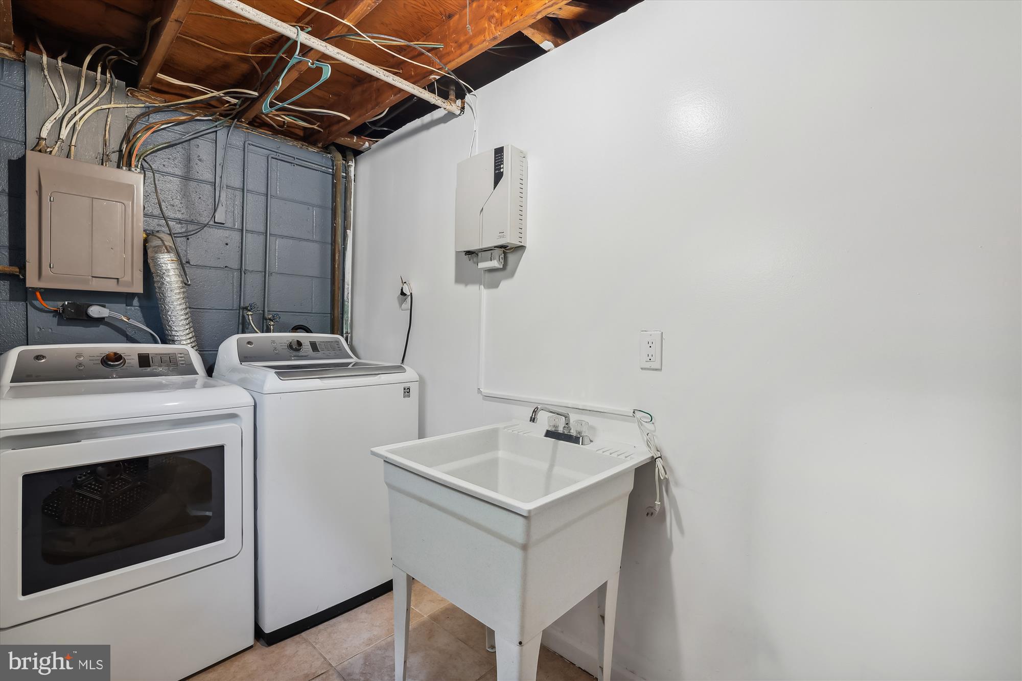 BRENTWOOD - Residential