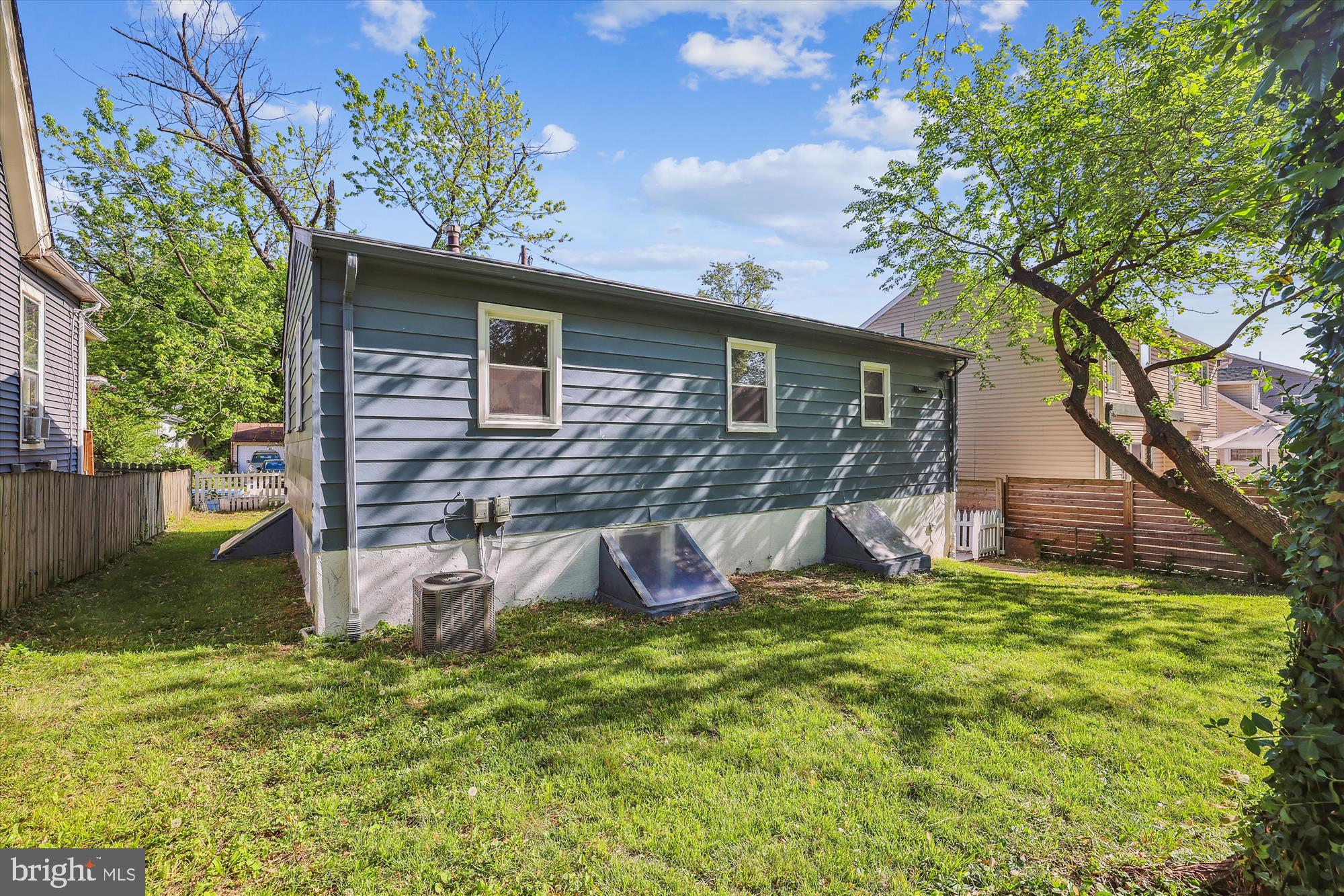 BRENTWOOD - Residential