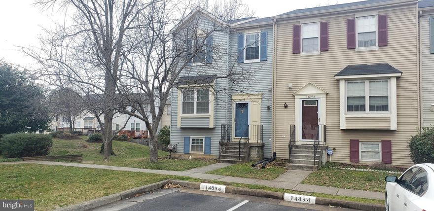 Spacious end-unit townhouse with 3 levels. 3 full bedrooms and 2 full bathrooms on upper level, 2 rooms and a 1 full bath on the lower level. 2 reserved parking spaces directly in front of the townhouse + 1 visitor pass.  Fully fenced back yard and patio. Hardwood floors and abundant natural light in the living room / dining room. Freshly painted deck off the kitchen with walk-down stairs to back yard space. New dryer and hot water heater! Available immediately.