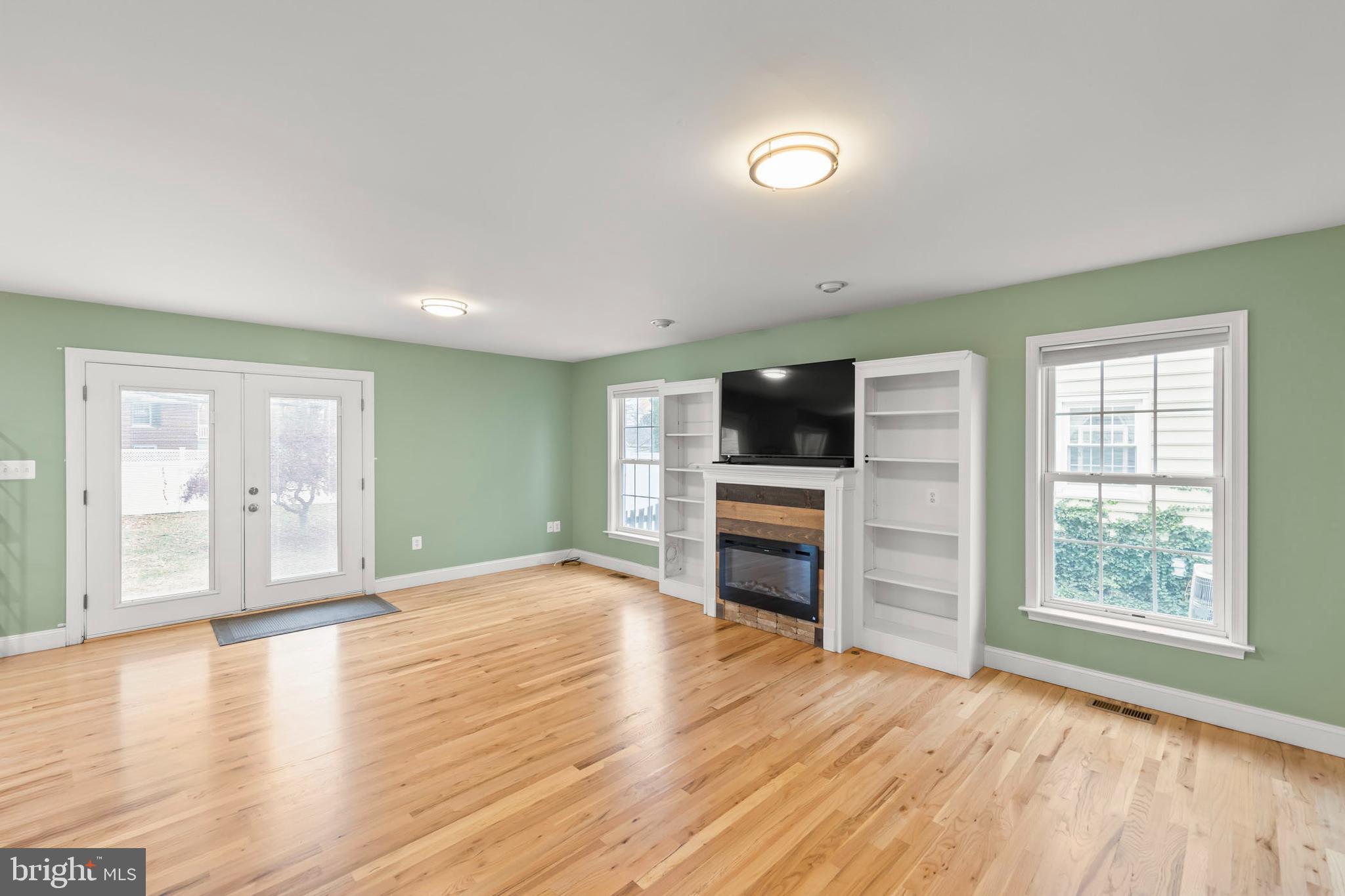 WEST WHITLOCK AVENUE - Residential