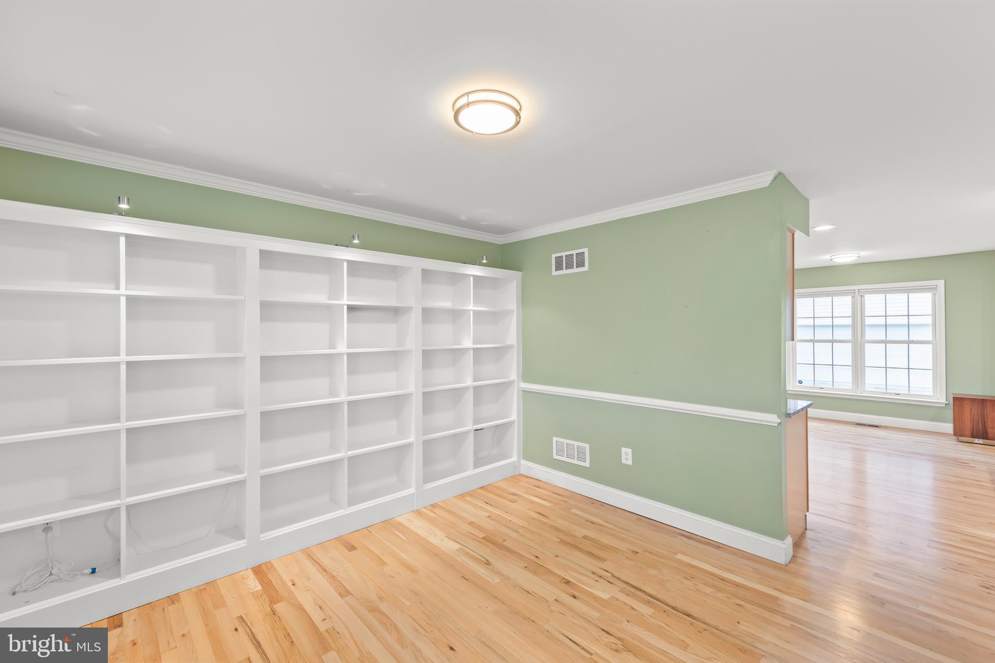 WEST WHITLOCK AVENUE - Residential